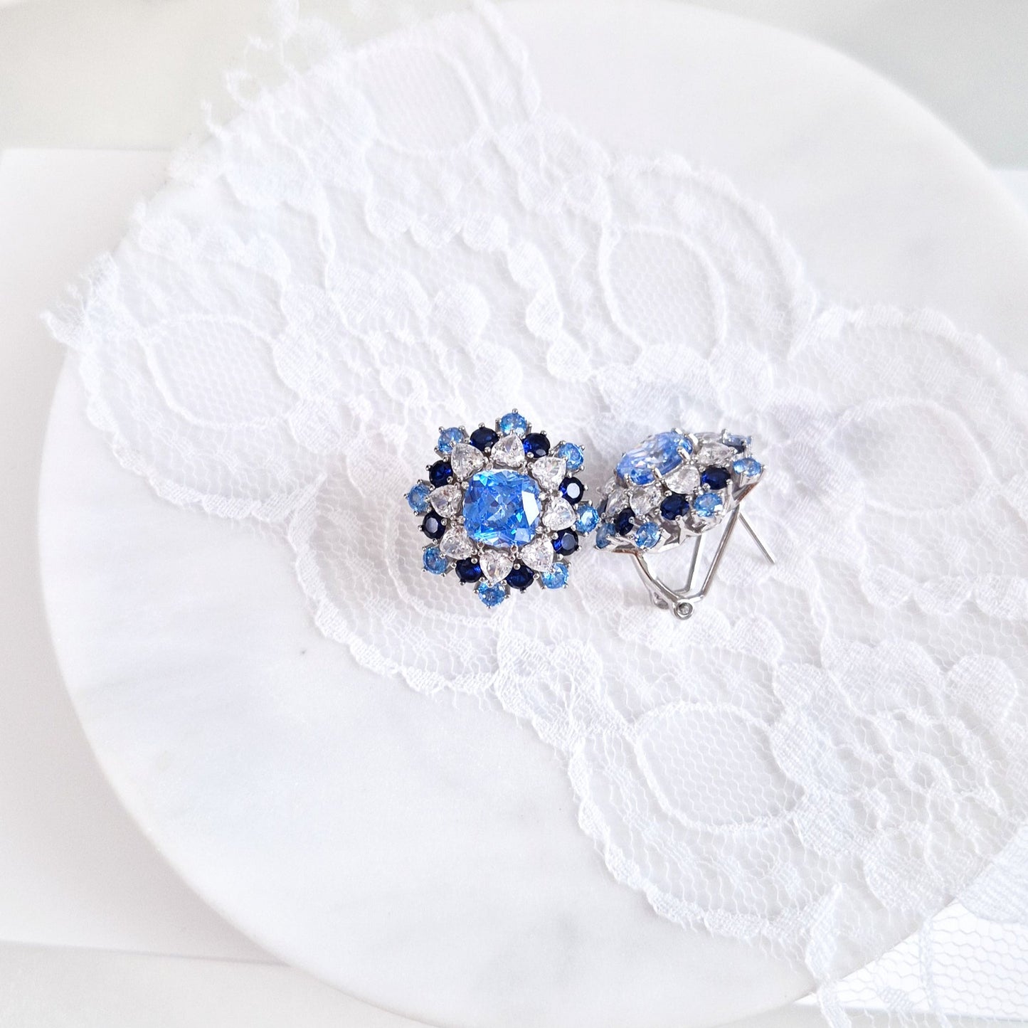 Silber Ohrringe, blaue Zirkonia Ohrringe, Weihnachtsohrringe, Schneeflocken Ohrringe, silver earrings cz blue, boucles doreilles, orecchini