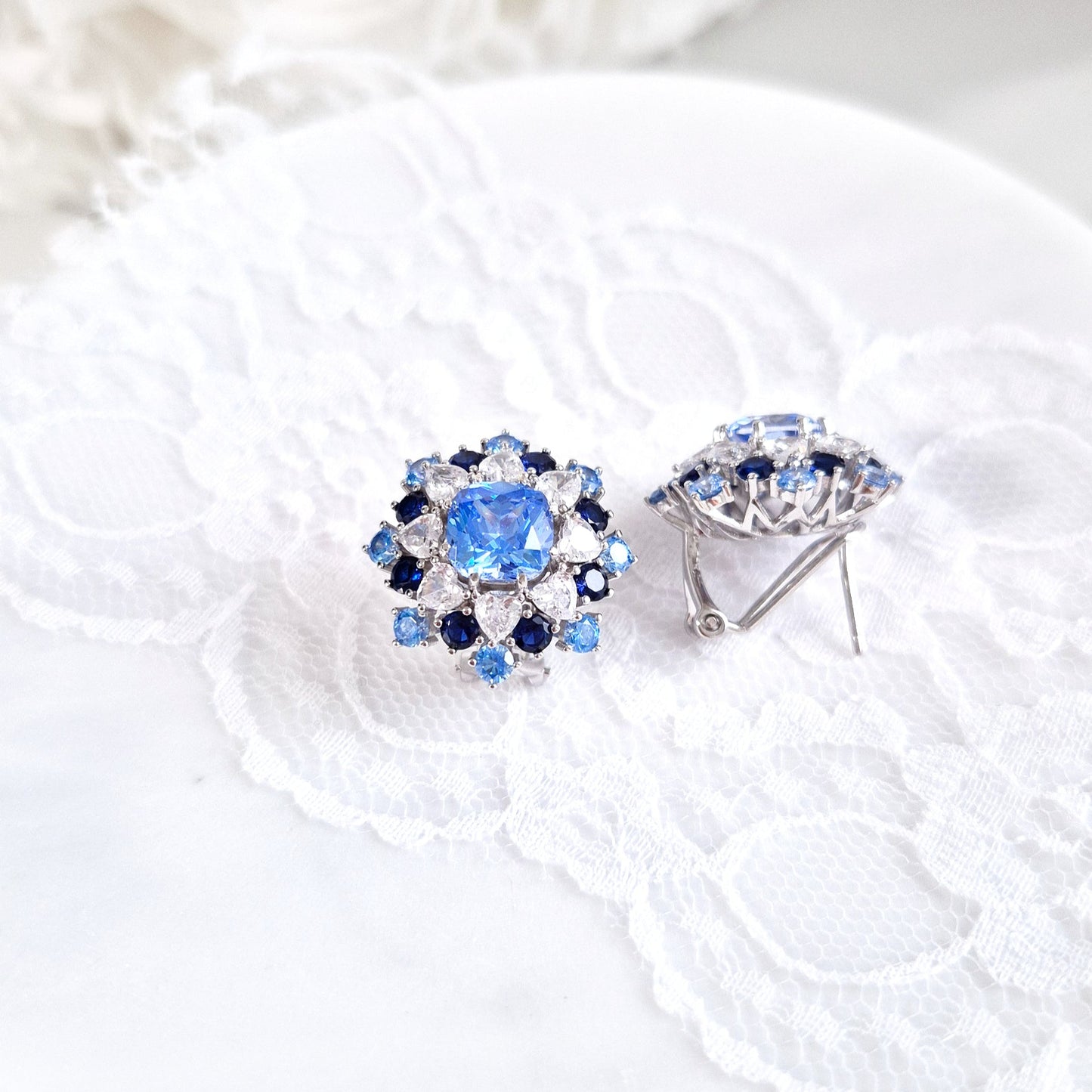 Silber Ohrringe, blaue Zirkonia Ohrringe, Weihnachtsohrringe, Schneeflocken Ohrringe, silver earrings cz blue, boucles doreilles, orecchini