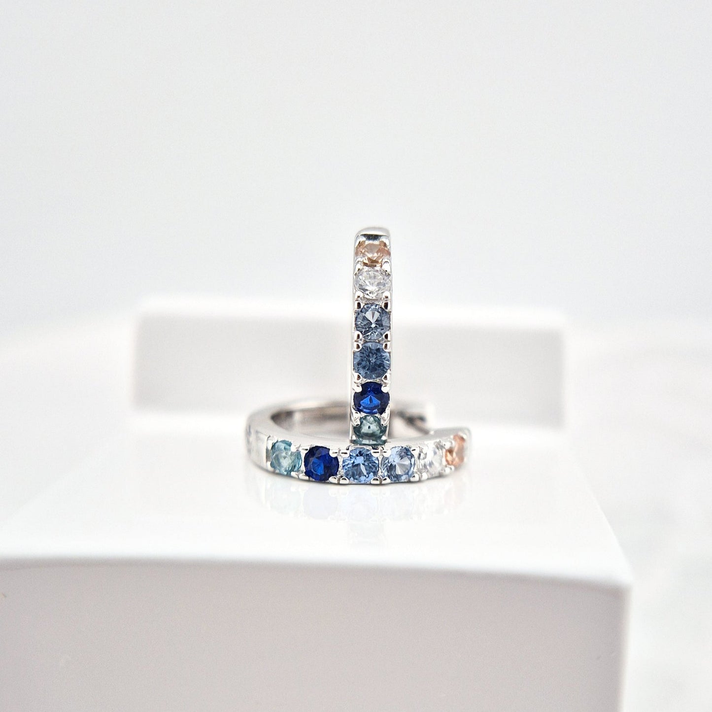 Créoles en argent avec pierres bleues
