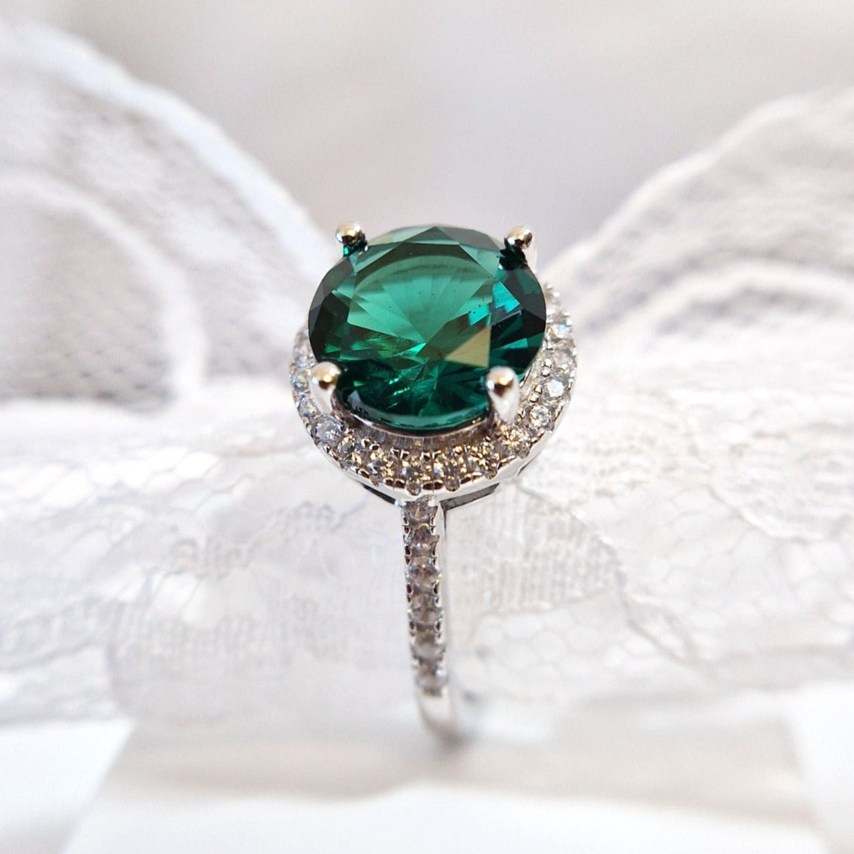 Smaragd Ring, Emerald Ring, grüner Smaragd Ring, green Emerald ring, Silberring, Silber Ring, Fingerring Smaragd, Fingerring, grüner Ring, Edelsteinring, Gemstone Ring, green ring, Ring Emaerald, halo ring, emerald halo ring, silver ring