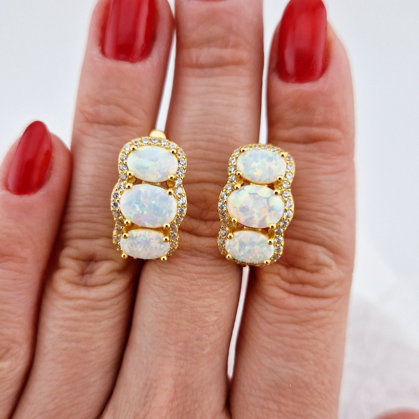 Weiss Opal Ohrringe, Creolen, Opal Ohrringe, White Opal earrings, Opal Earrings, hoop earrings, goldene Ohrringe, Ohrringe mit weissen Steinen, golden Earrings, earrings with white stones, earrings, Ohrringe, boucles d oreilles opale
