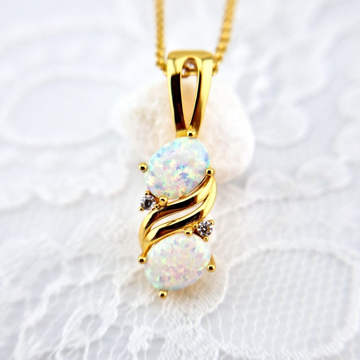 Weiss Opal Schmuckset, Opal Schmuckset, White Opal jewelry set, Opal jewelry set, Opal Schmuck, Opal Jewelry, Opal earrings, Opal Ohrringe, goldene Ohrringe, Gold earrings, golden earrings, Opal ring, Opal necklace, Opal pendant necklace, Opal Halskette, Opal Kette, goldener Schmuck, gold jewelry