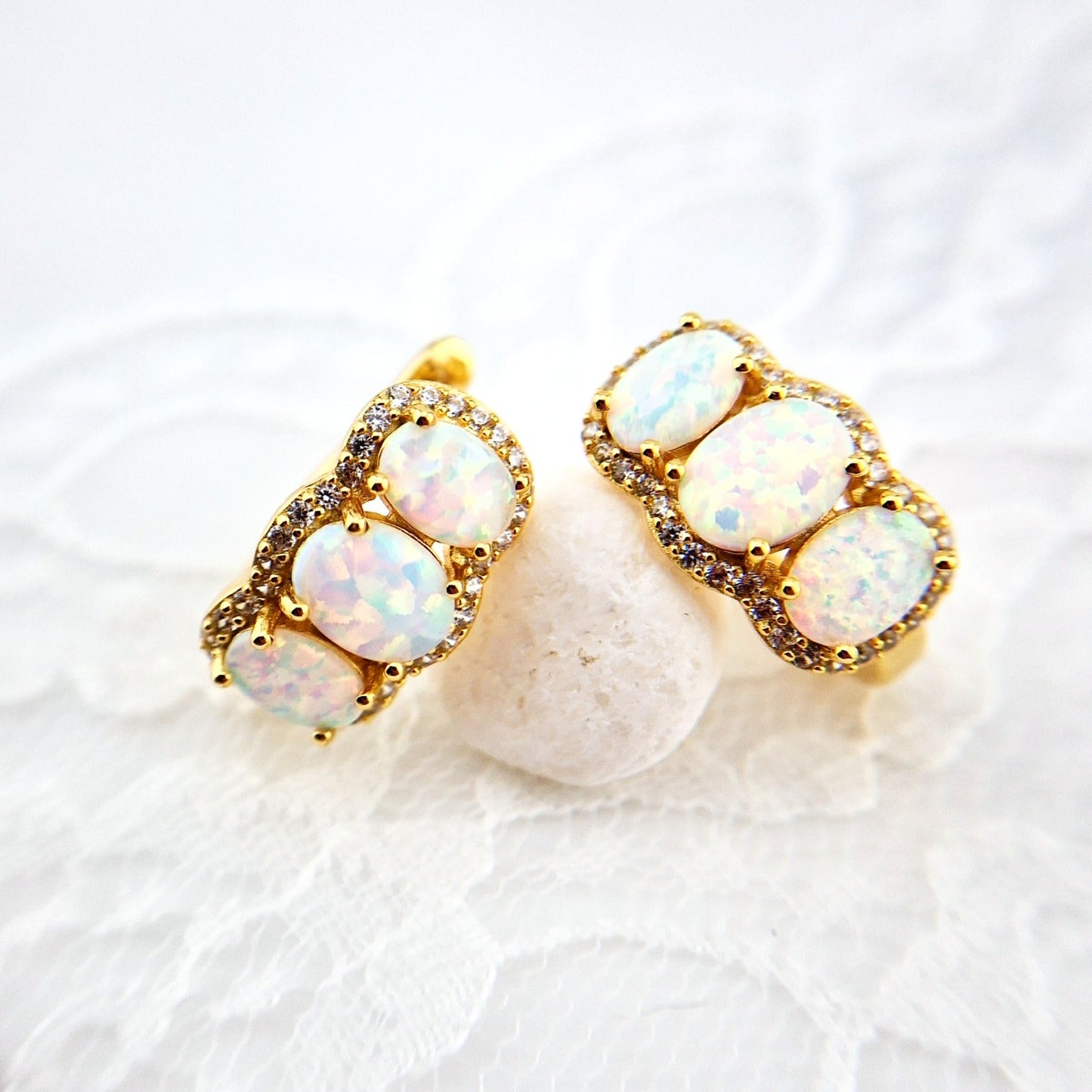 Weiss Opal Schmuckset, Opal Schmuckset, White Opal jewelry set, Opal jewelry set, Opal Schmuck, Opal Jewelry, Opal earrings, Opal Ohrringe, goldene Ohrringe, Gold earrings, golden earrings, Opal ring, Opal necklace, Opal pendant necklace, Opal Halskette, Opal Kette, goldener Schmuck, gold jewelry