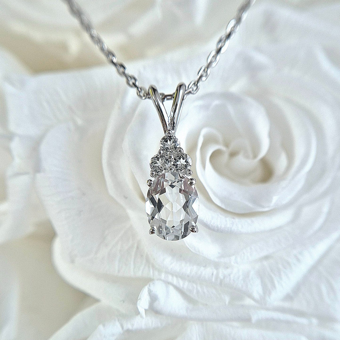 Topas Halskette silber, Weiss Topas Halskette, White Topaz Necklace, Topas Halskette, Topaz Necklace, Topaz pendant necklace, pendant Necklace, Anhänger Halskette, Anhänger Kette, Silber Kette, Silber Halskette, Silber Halskette Damen, elegant necklace, timeless necklace, Halskette, necklace