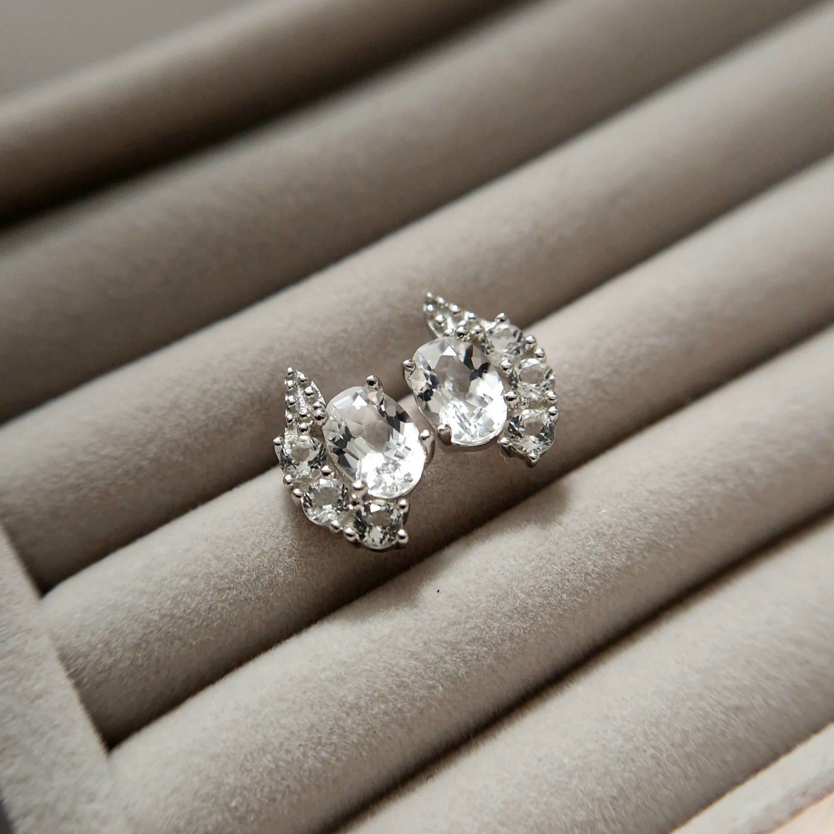 Weiss Topas Ohrringe, White Topaz Earrings, Topaz stud earrings, lab grown diamond earrings, lab grown topaz earrings, Silber Ohrringe, Silber Ohrstecker, silver earrings, Weiss Topas Ohrstecker, Silber Ohrstecker mit weissem Topas Edelstein, Topas Ohrringe, Weisse Edelstein Ohrringe, white topaz