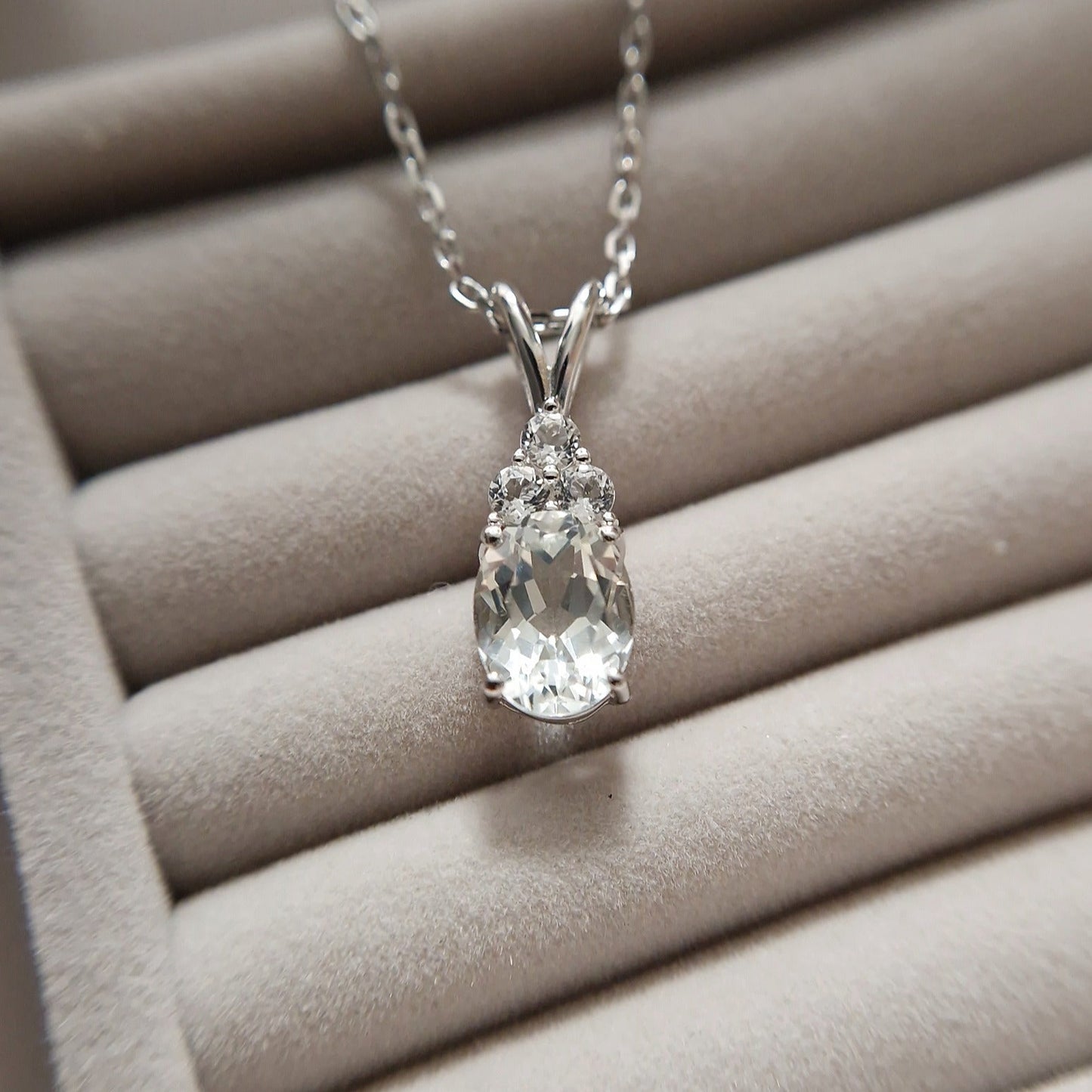 Weiss Topas Halskette, White Topaz Necklace, Topas Halskette, Topaz Necklace, Topaz pendant necklace, pendant Necklace, Anhänger Halskette, Anhänger Kette, Silber Kette, Silber Halskette, Silber Halskette Damen, elegant necklace, timeless necklace, Halskette, necklace
