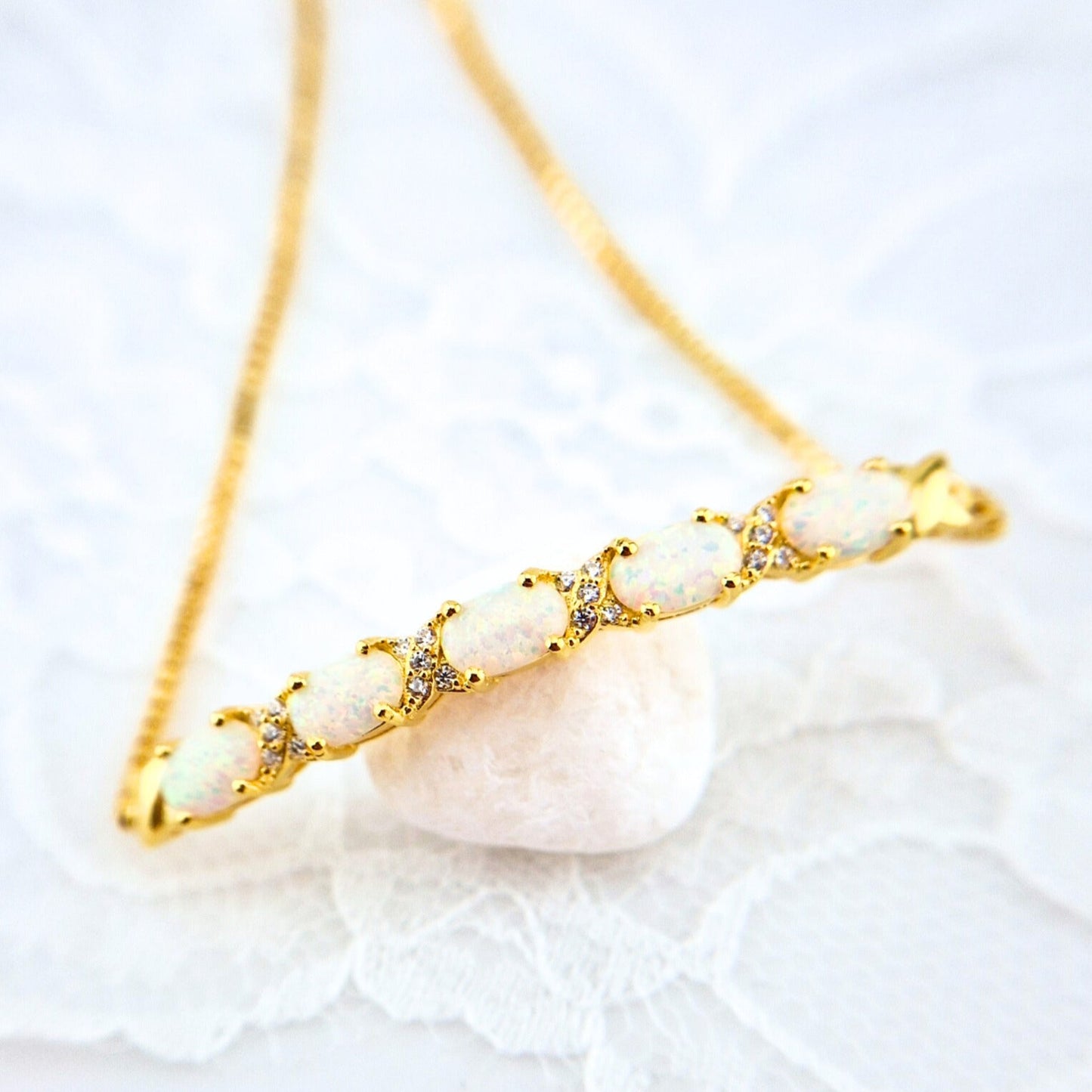 Weiss Opal Armband, White Opal Bracelet, Opal Armband, Opal Bracelet, white stone bracelet, Armband mit weissen Steinen, Edelstein Armband, Gemstone Bracelet, Goldenes Armband, golden Bracelet, Frauen Armband, bracelet for her, jewelry for her, Schmuck, Armband, Armschmuck, Bracelet, Jewelry, Bracelet Opale