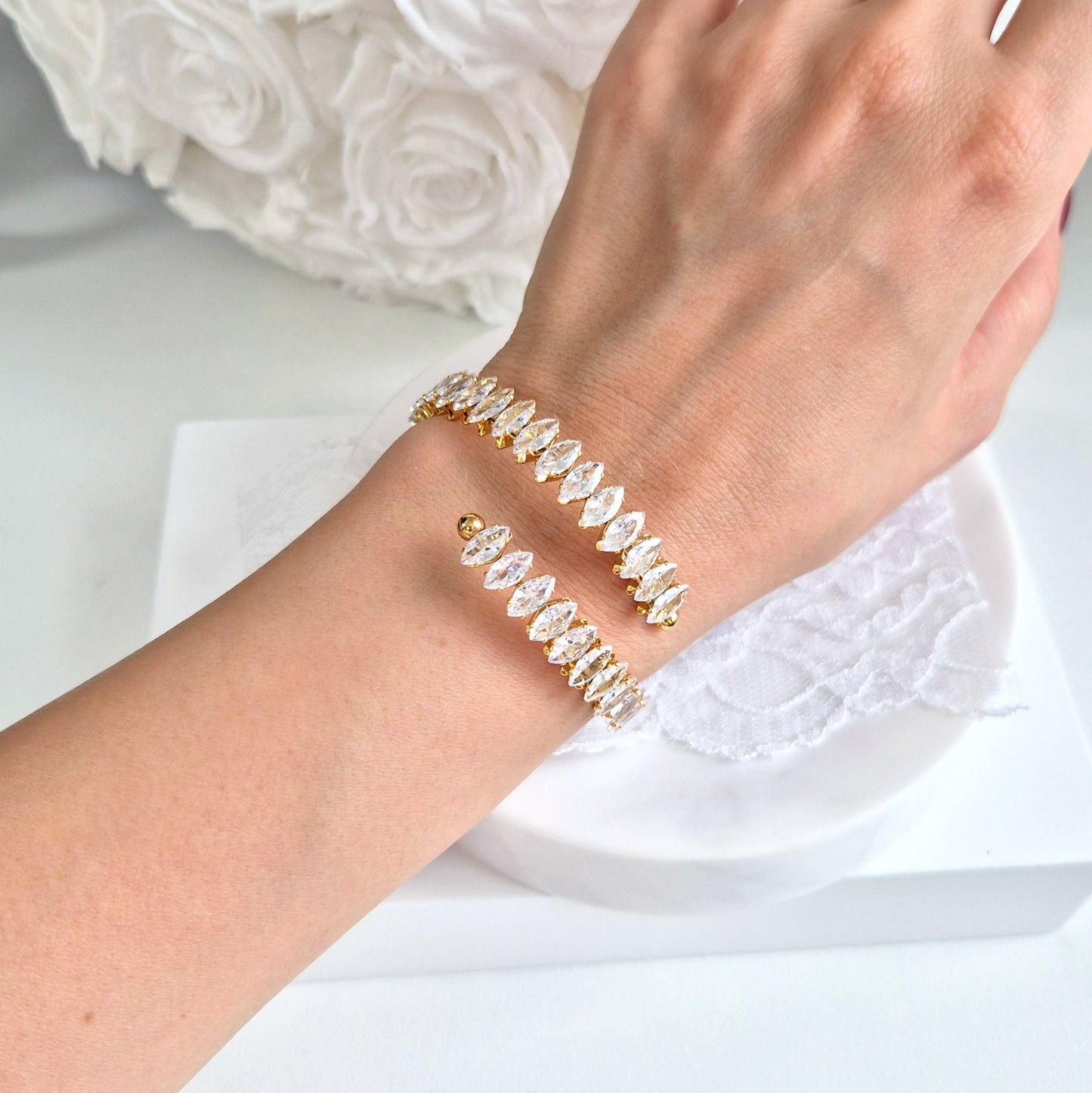 Zircon bracelet, Zirkonia Armband, cuff bracelet, open bangle, Armband, Armreif, goldenes Armband, golden Bracelet