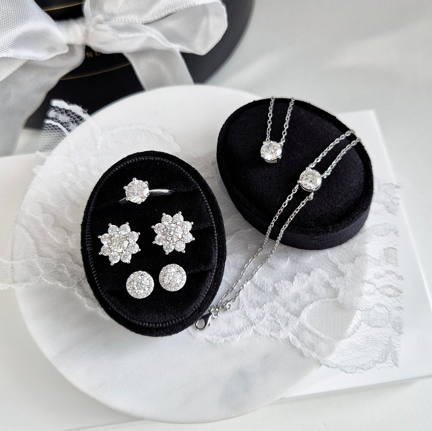 Moissanit Schmuck, Moissanite jewelry, silver jewellery, silber Schmuck, Moissanite earrings, Rings, necklaces, Moissanit Ohrringe, Ohrstecker, Ringe, Halsketten, Armband