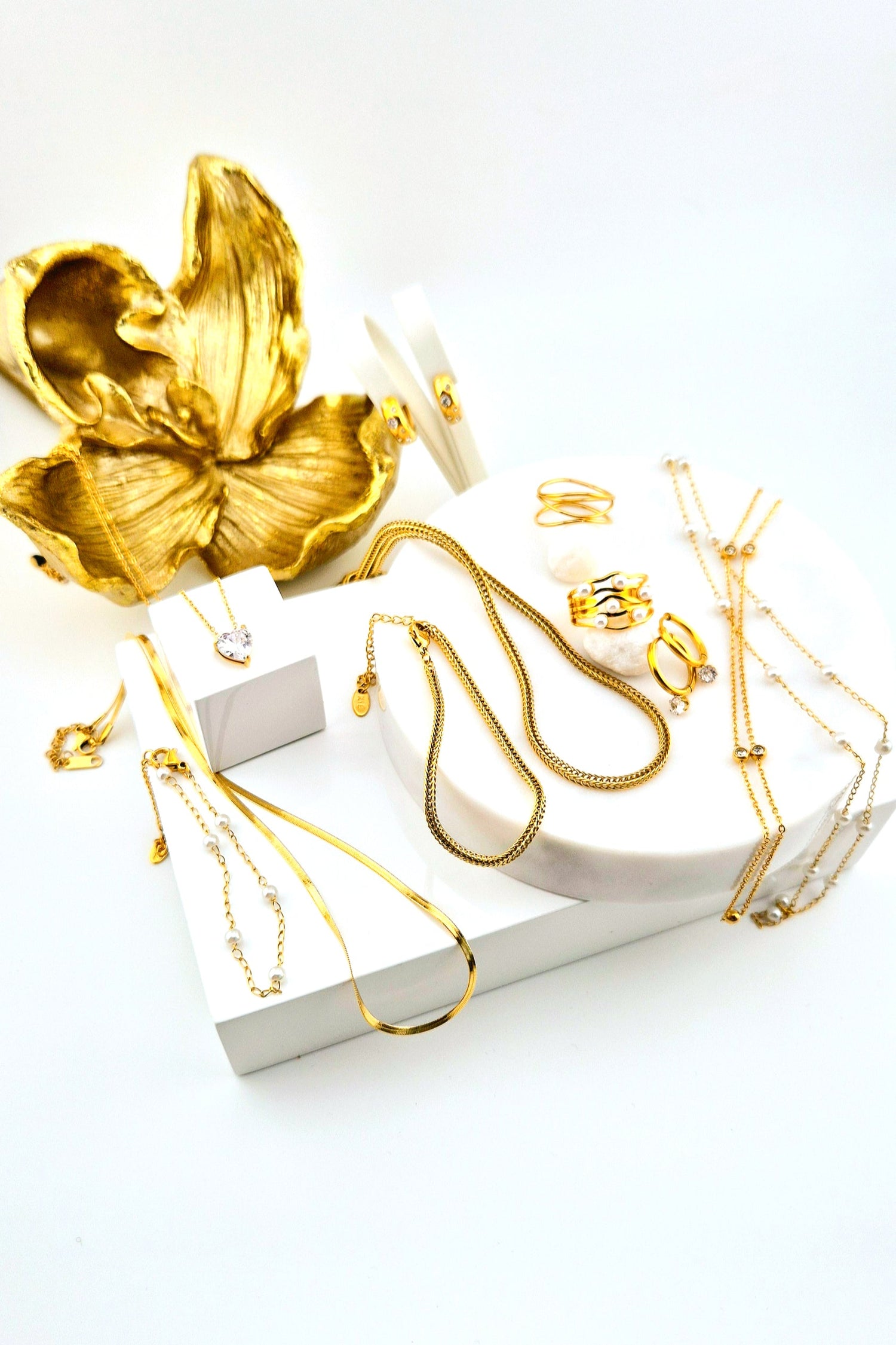 minimalistische Kollektion, minimalist collection - minimalistischer Schmuck, minimalist jewelry, Ohrringe, Halsketten, Ringe, Schmucksets, necklaces, earrings, Rings, jewelry sets, gold plated jewelry, vergoldeter Schmuck, Schmuck Schweiz