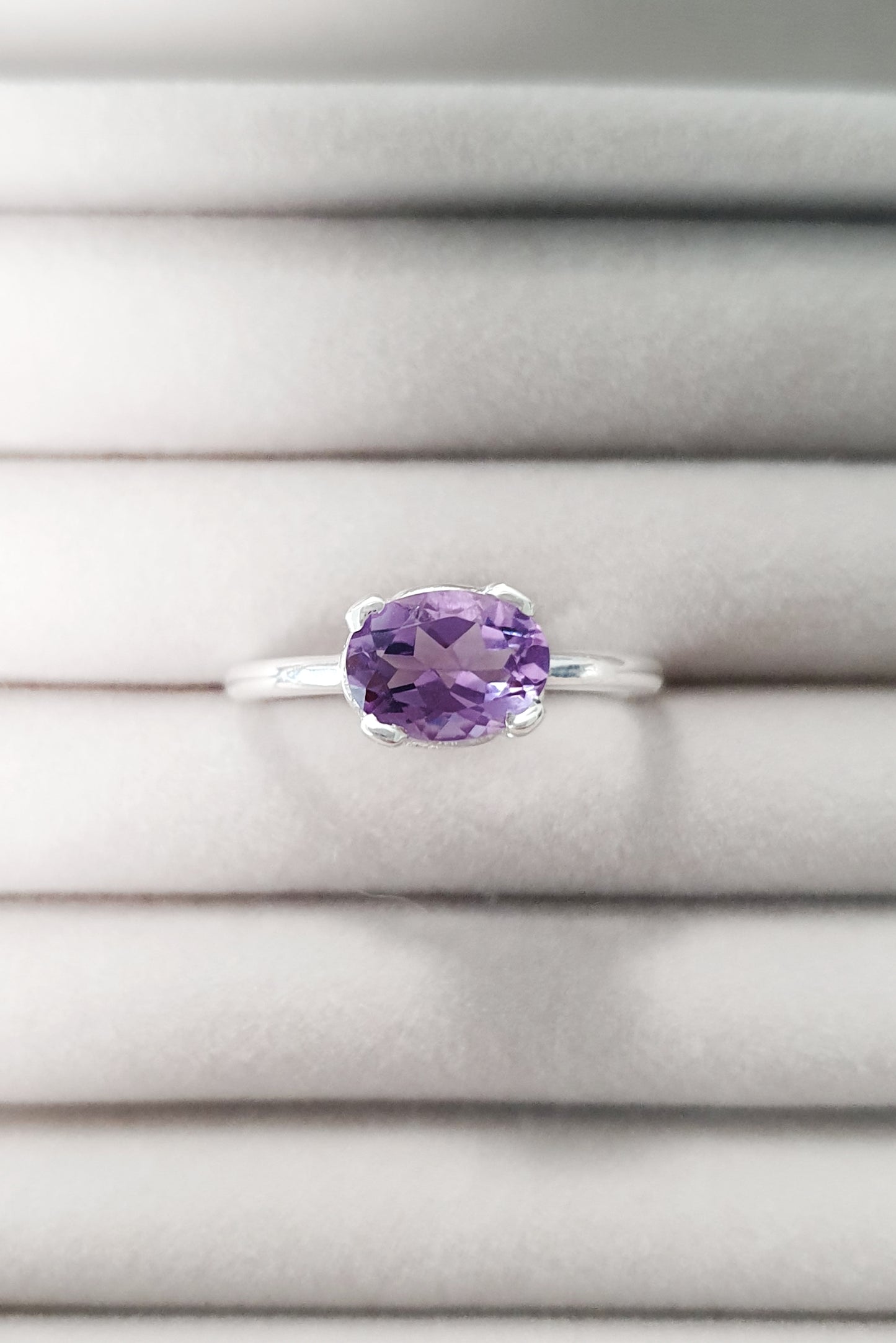 Amethyst Ring, Edelstein Ring Amethyst Edelsteinring mit oval geschliffenem Edelstein Amethyst, Amethyst Schmuck