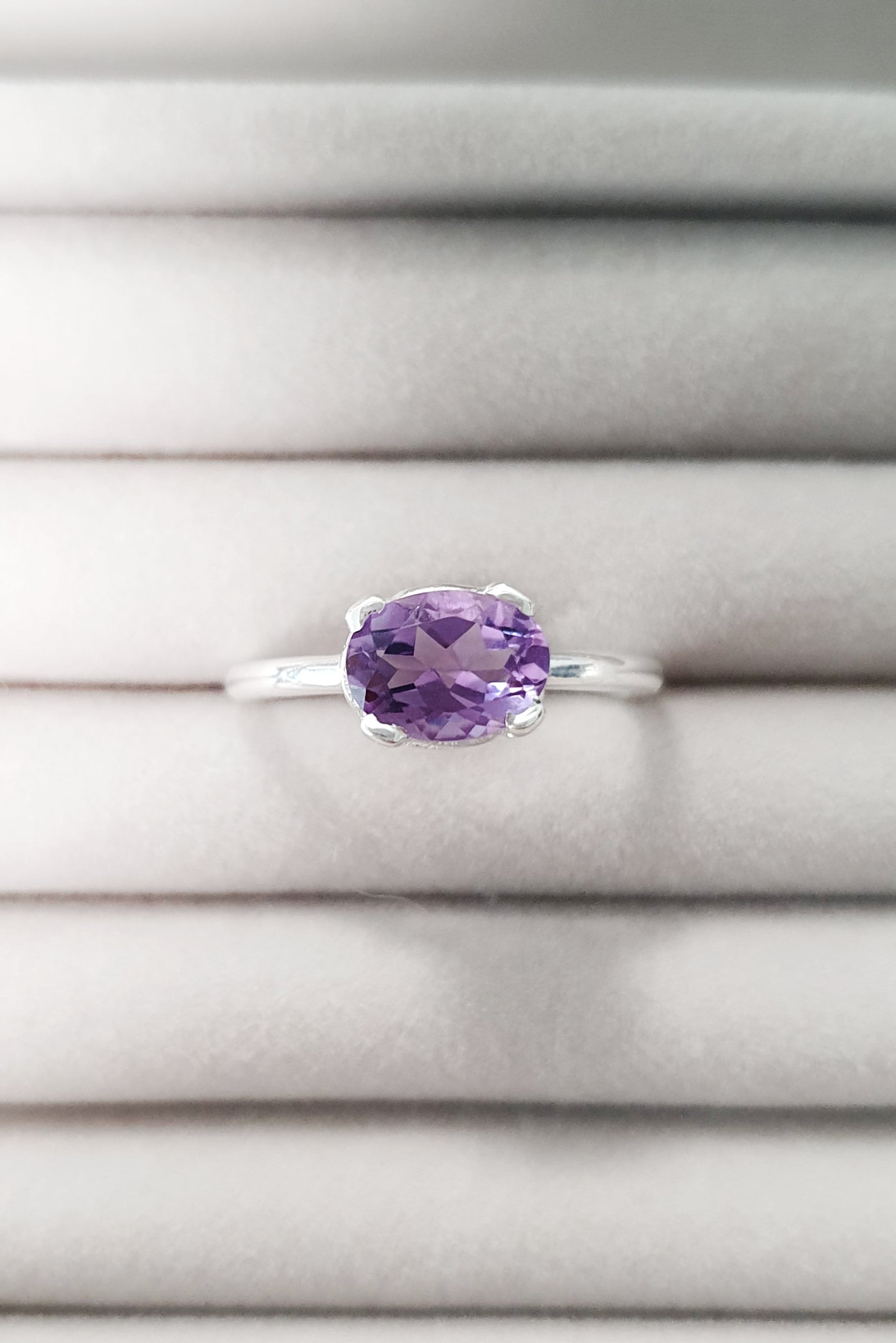 Amethyst Ring, Edelstein Ring Amethyst Edelsteinring mit oval geschliffenem Edelstein Amethyst, Amethyst Schmuck