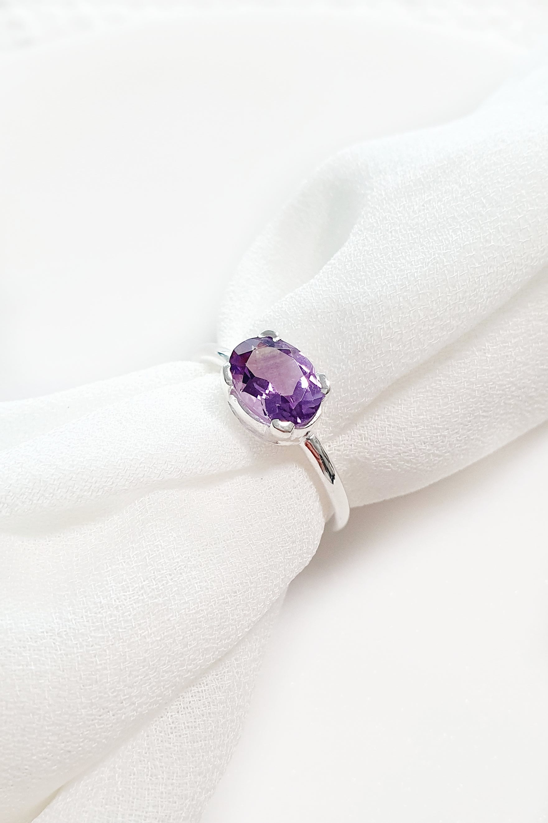 Amethyst Ring, Edelstein Ring Amethyst Edelsteinring mit oval geschliffenem Edelstein Amethyst, Amethyst Schmuck