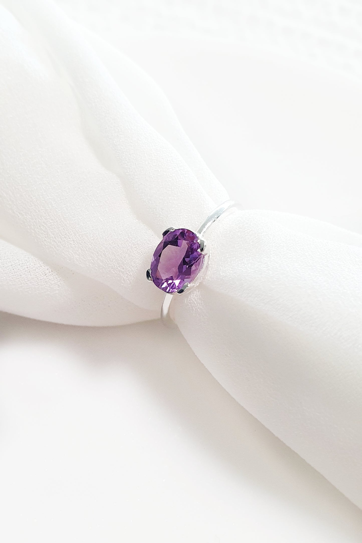 Amethyst Ring, Edelstein Ring Amethyst Edelsteinring mit oval geschliffenem Edelstein Amethyst, Amethyst Schmuck