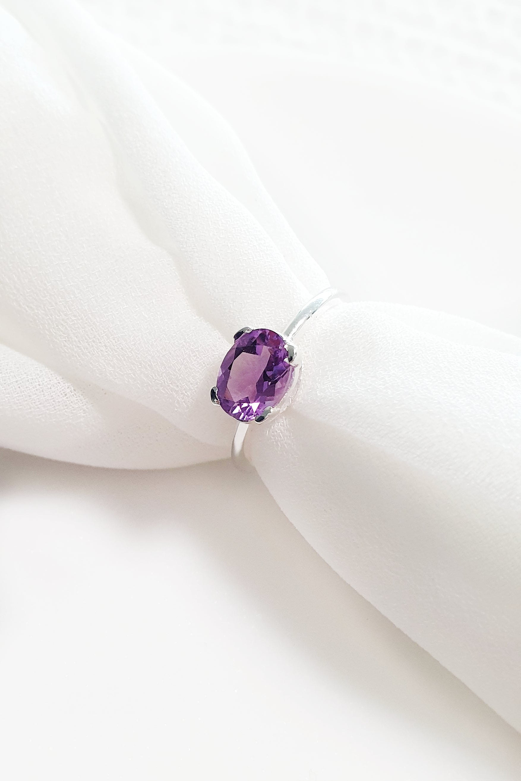 Amethyst Ring, Edelstein Ring Amethyst Edelsteinring mit oval geschliffenem Edelstein Amethyst, Amethyst Schmuck