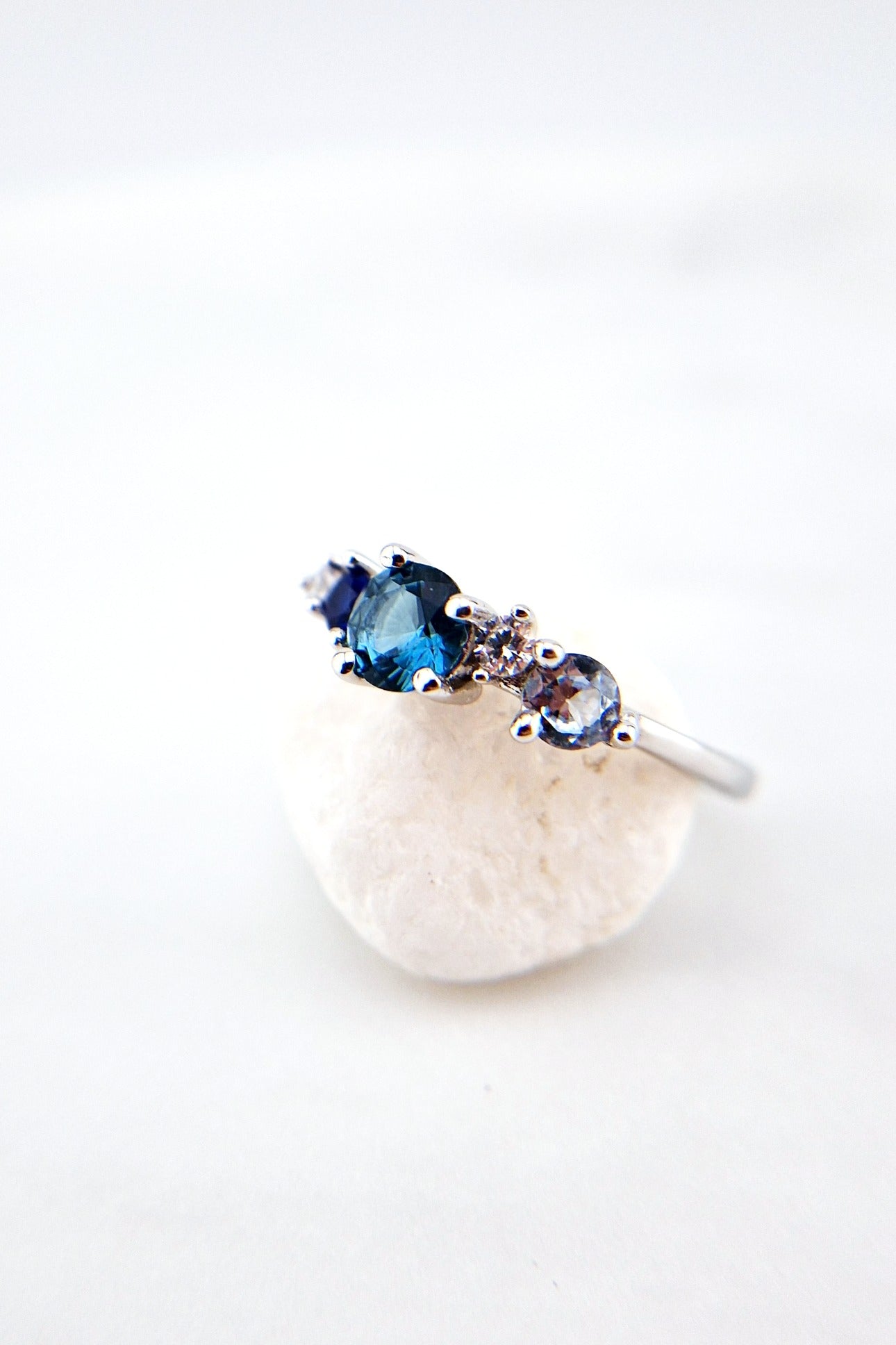 Ring blaue Edelsteine, Blue gemstone Ring, Topas Ring, London Blautopas Ring, Topas Ring, Aquamarin Ring, Blausaphir Ring, Saphir Ring, Silber Ring, Ring, Blauer Ring, eleganter Ring, elegant Ring, gemstone ring, silver ring, London blue topaz ring, blue topaz ring, topaz ring, Blue ring, elegant ring, ring jewelry