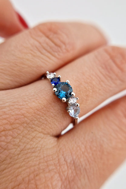 Ring blaue Edelsteine, Blue gemstone Ring, Topas Ring, London Blautopas Ring, Topas Ring, Aquamarin Ring, Blausaphir Ring, Saphir Ring, Silber Ring, Ring, Blauer Ring, eleganter Ring, elegant Ring, gemstone ring, silver ring, London blue topaz ring, blue topaz ring, topaz ring, Blue ring, elegant ring, ring jewelry