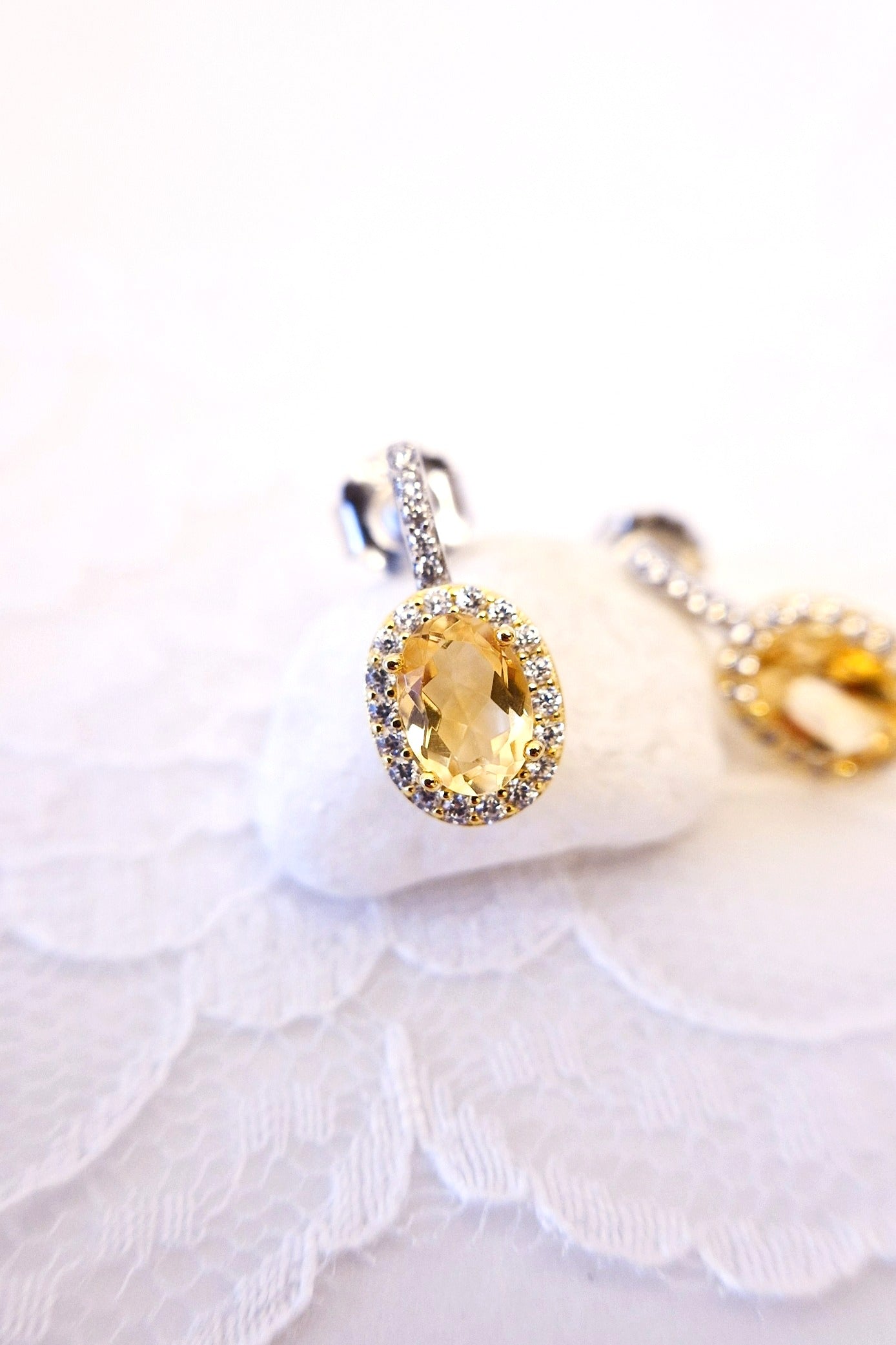 Citrin Ohrringe, Citrine Earrings, Citrin Ohrstecker, Citrine stud earrings, Citrin Schmuck kaufen, Zitrin Ohrringe, gelbe Ohrringe, yellow earrings, gold earrings, gemstone earrings, Edelstein Ohrringe