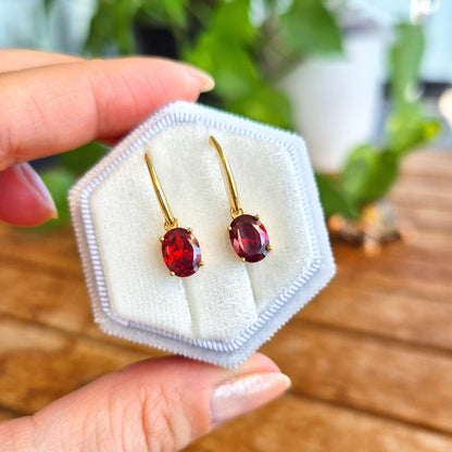 Granat Ohrringe, garnet earrings, Red Garnet Ohrringe Oval, goldene Ohrringe, Ohrringe, Granat Ohrringe, red garnet earrings, garnet earrings, earrings, Hängeohrringe mit rotem Granat Edelstein oval geschliffen in Krappenfassung vergoldet, dangle earrings, ohrhänger, Ohrringe, boucles, boucles doreilles, orecchini, jewelry, jewellery, schmuck, bijou, bijoux, gioielli, Damenohrringe, Silberschmuck