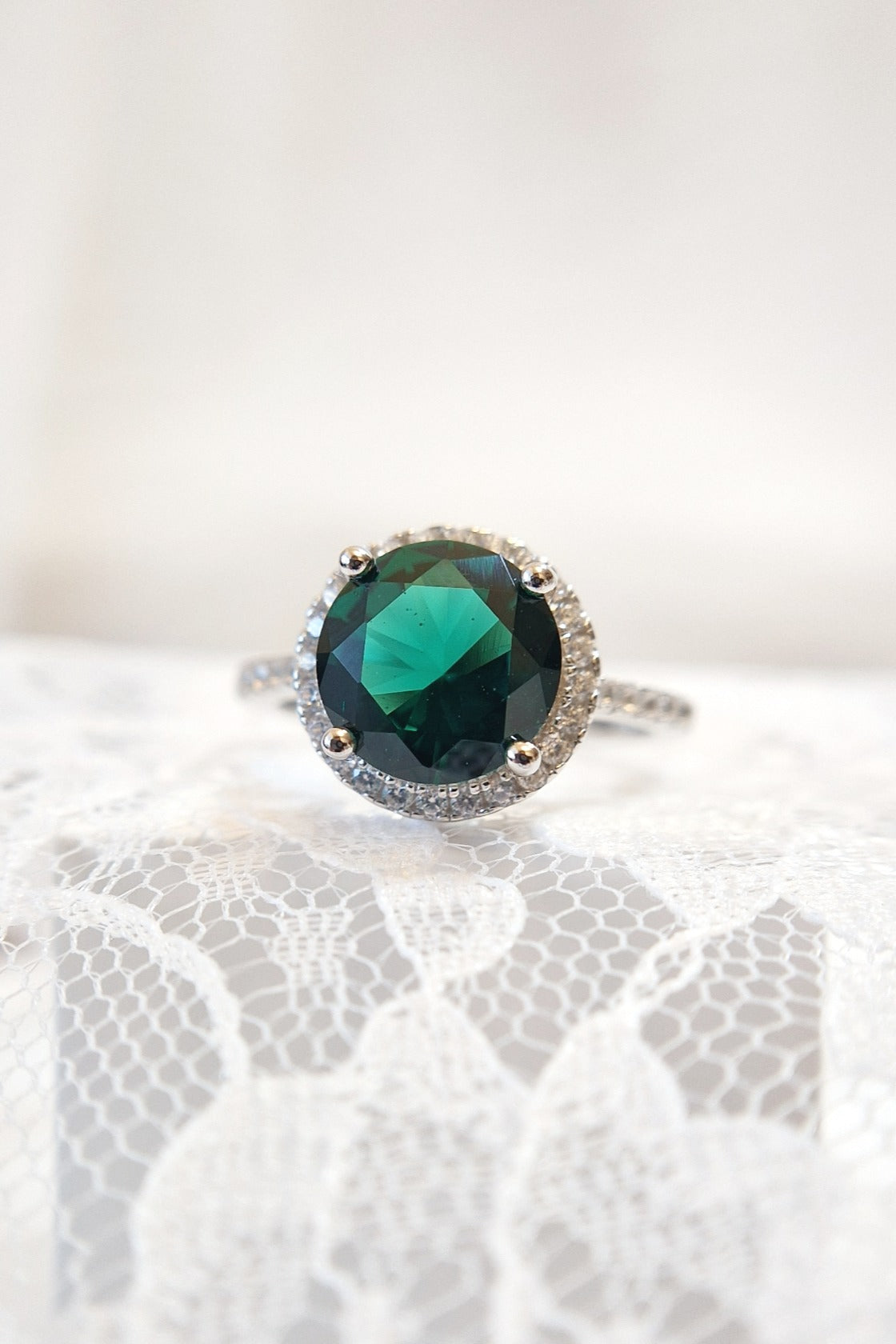 Smaragd Ring, Emerald Ring, grüner Smaragd Ring, green Emerald ring, Silberring, Silber Ring, Fingerring Smaragd, Fingerring, grüner Ring, Edelsteinring, Gemstone Ring, green ring, Ring Emaerald, halo ring, emerald halo ring, silver ring