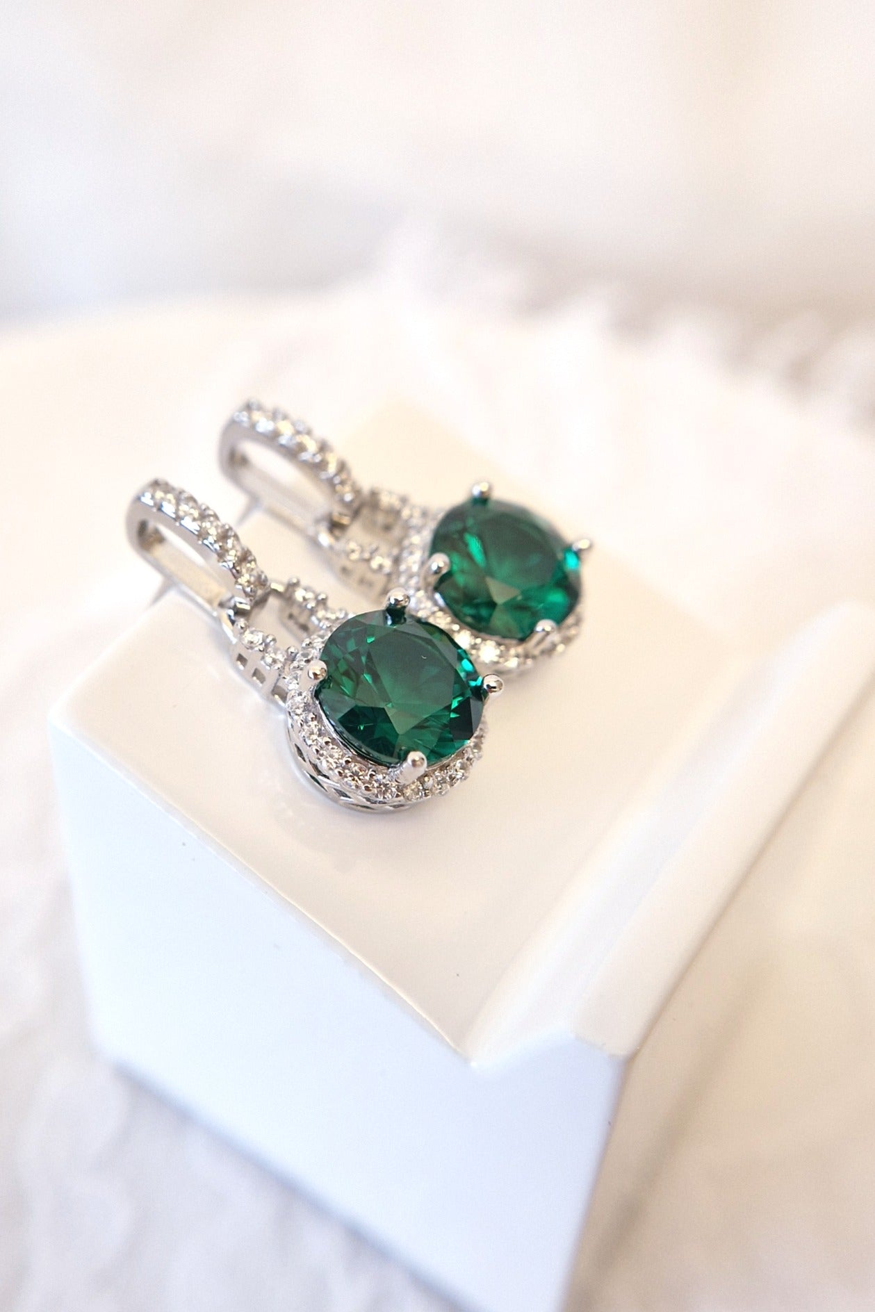 Smaragd Schmuckset, Emerald jewelry set, Smaragd ohrringe, Smaragd Ring, Smaragd Halskette, maragd Kette, grüner Smaragd Schmuck, Emerald necklace, Emerald pendant jewelry, Emerald Ring, Emerald Earrings, Silber Schmuckset, silver jewelry set, grüner Ring, green ring, halo ring