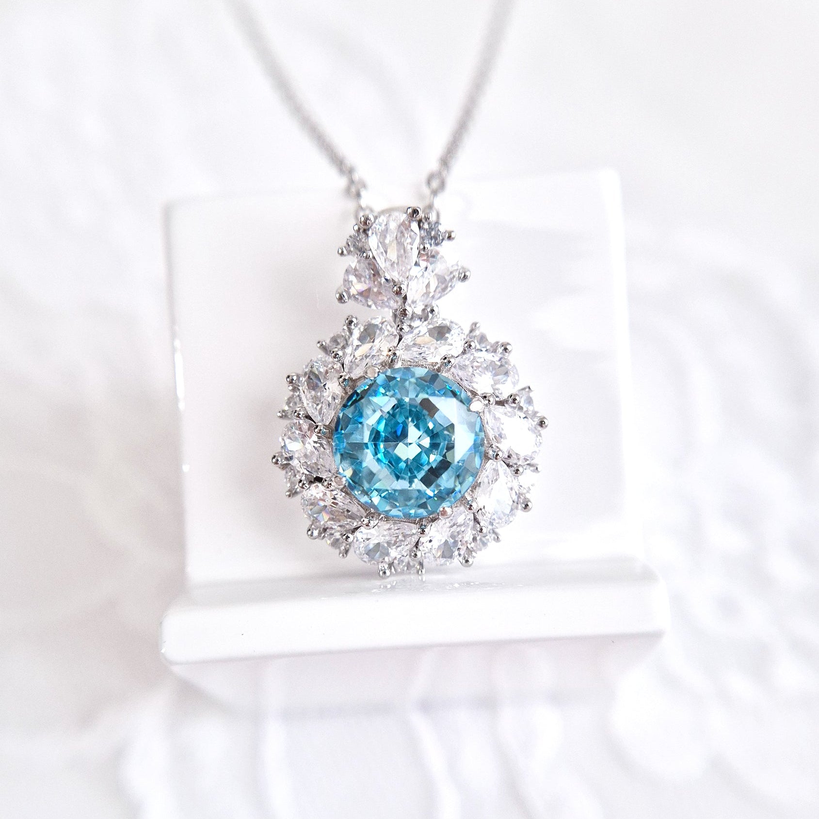 Halskette Zirkonia Eis Blau, ANhänger Kette, Damenhalskette, Halskette silber, necklace cz blue, zirconia necklace, collier, blue necklace, blue zirconia, collana