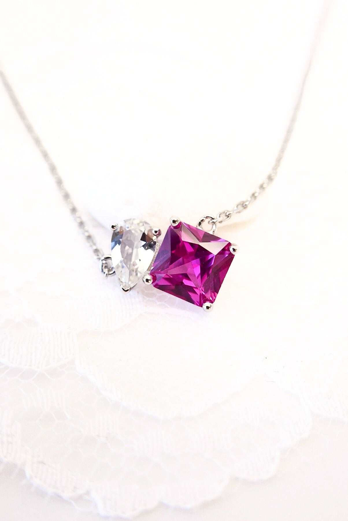 Edelstein Halskette, gemstone necklace, toi et moi necklace, toi et moi, Rosa Saphir Halskette, Silberkette, Silber Halskette, Damen Halskette, hot pink sapphire necklace, pink sapphire neckalce, sapphire necklace, Saphir Kette, Anhänderkette, pendant necklace, Rosegold Kette, rose-gold necklace, topas Halskette, topaz necklace, Silber Halskette mit Saphir Ahänger