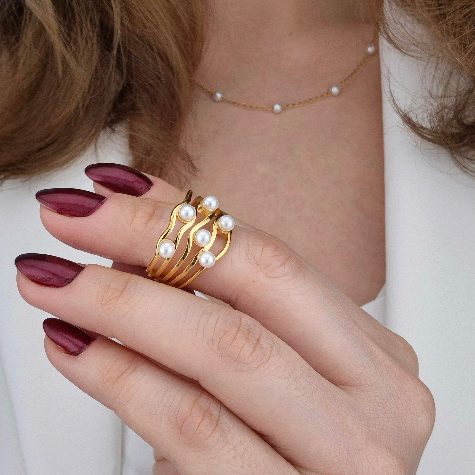 Goldener ring, golden ring, minimalistischer Ring, minimalist ring, Perlenring, pearl ring, bague doree, bague minimalist, edelstahl ring vergoldet, Edelstahlring, stainless steel ring, gold ring with pearls, gold ring