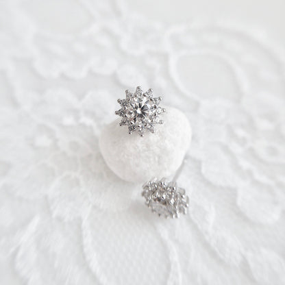Moissanite earrings, Moissanit ohrringe, Moissanit Ohrstecker, studs, stud earrings, silver earrings, Ohrringe, Ohrstecker, Silber Ohrringe, Damenohrringe, Silberschmuck, silver jewelry, 925 sterling silver jewellery, gioielli, bijou, accessoire, bridal earrings, wedding earrings, hochzeitsschmuck, Schmuck, Diamant Ohrringe, Diamond Earrings, lab grown diamond jewelry