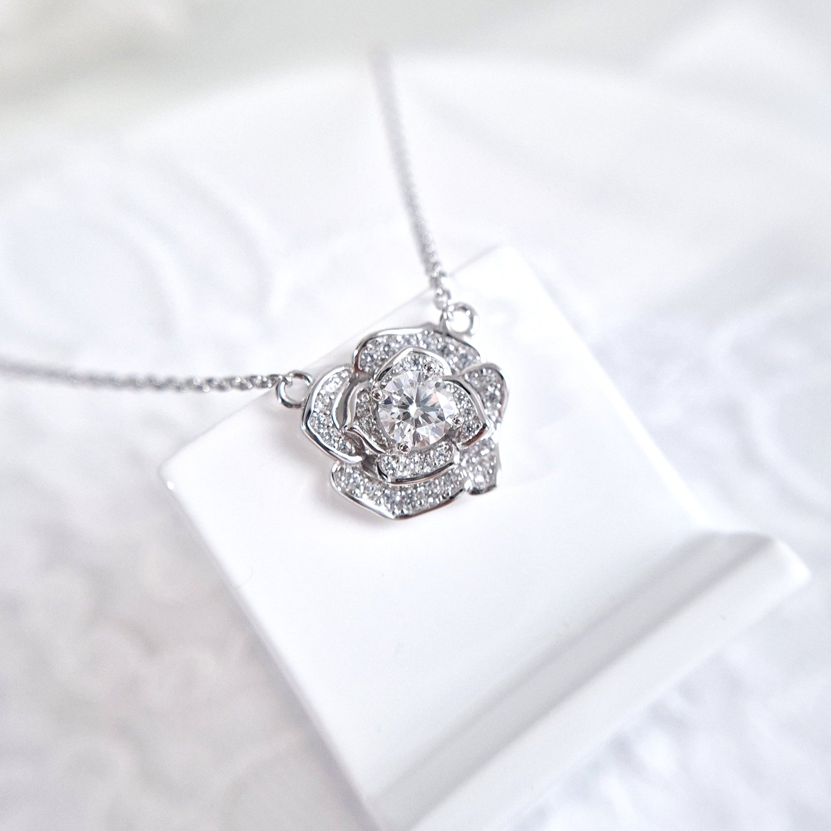 Moissanite pendant necklace rose flower, Moissanit Kette, Halskette, Collier moissanite