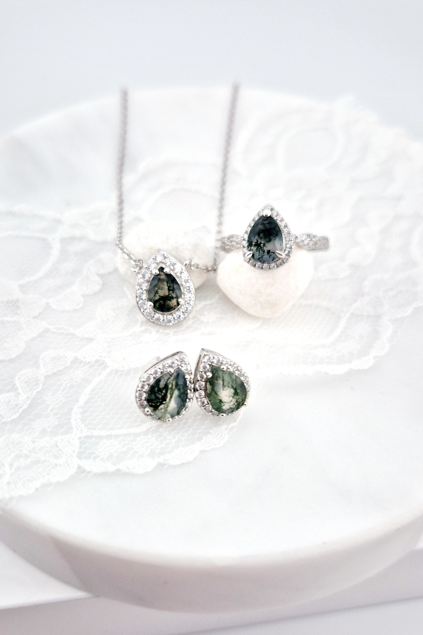 Moosachat Schmuckset, Moss Agate Jewelry Set, Silber Schmuckset, silver jewelry set, Moosachat Ring, Moosachat Halskette, Moosachat Kette, Moosachat Ohrringe, Moosachat Ohrstecker, moss agate ring, moss agate necklace, moss agate pendant necklace, moss agate earrings, moss agate studs, halo jewelry, halo ring, alo earrings, halo penadant, Silber Ohrringe, Silber Ohrstecker, Silber Ring, Silber Halskette, silver ring, silver earrings, silver necklace