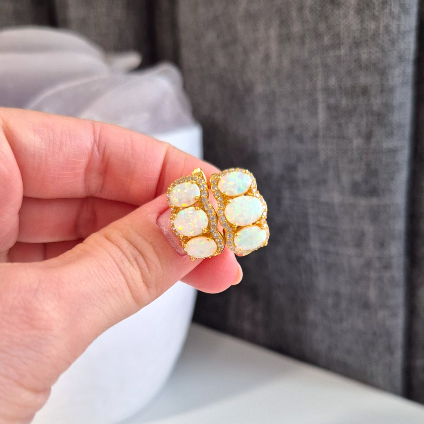 Opal Ohrringe, White Opal earrings, Opal Earrings, Weiss Opal Ohrringe, Creolen, hoop earrings, goldene Ohrringe, Ohrringe mit weissen Steinen, golden Earrings, earrings with white stones, earrings, Ohrringe, boucles doreilles, orecchini, opale, bouples, earrings, hoop earrings, hoops, creolen, creoles