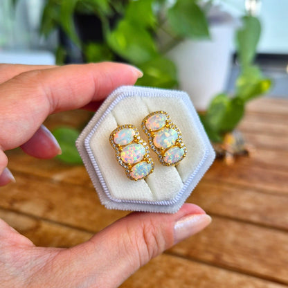 Opal Ohrringe, White Opal earrings, Opal Earrings, Weiss Opal Ohrringe, Creolen, hoop earrings, goldene Ohrringe, Ohrringe mit weissen Steinen, golden Earrings, earrings with white stones, earrings, Ohrringe, boucles doreilles, orecchini, opale, bouples, earrings, hoop earrings, hoops, creolen, creoles