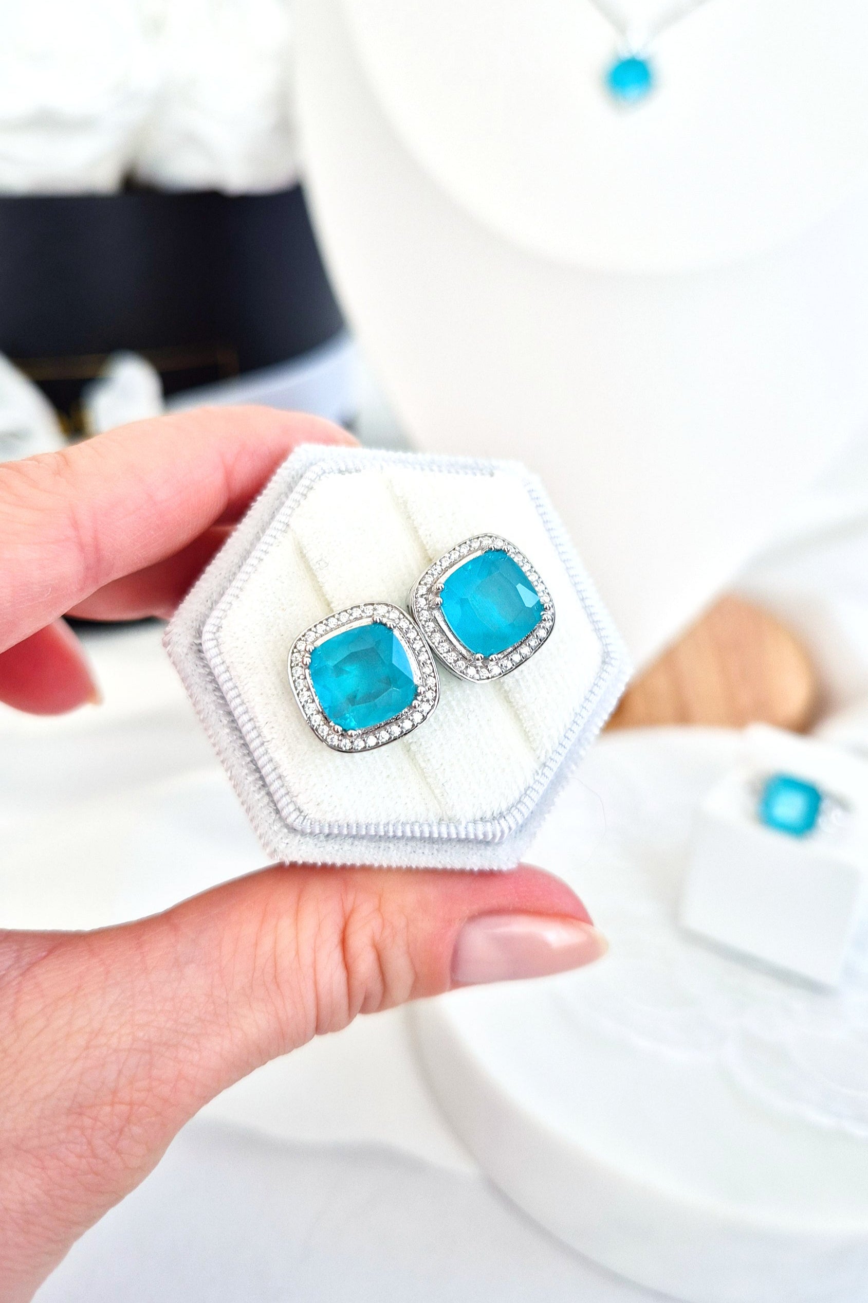 Paraiba Ohrringe, Paraiba earrings, Boucles doreilles Paraiba, Orecchini Paraiba, Paraiba Turmalin Ohrringe, Paraiba Tourmaline earrings, Paraiba Ohrstecker, Ohrringe, Ohrstecker, earrings, orecchini, boucles doreilles, blue earrings, tükies Ohrringe, Silber Ohrringe, Silver earrings, Paraiba Turmalin Silber Ohrringe, statement Ohrringe, statement earrings