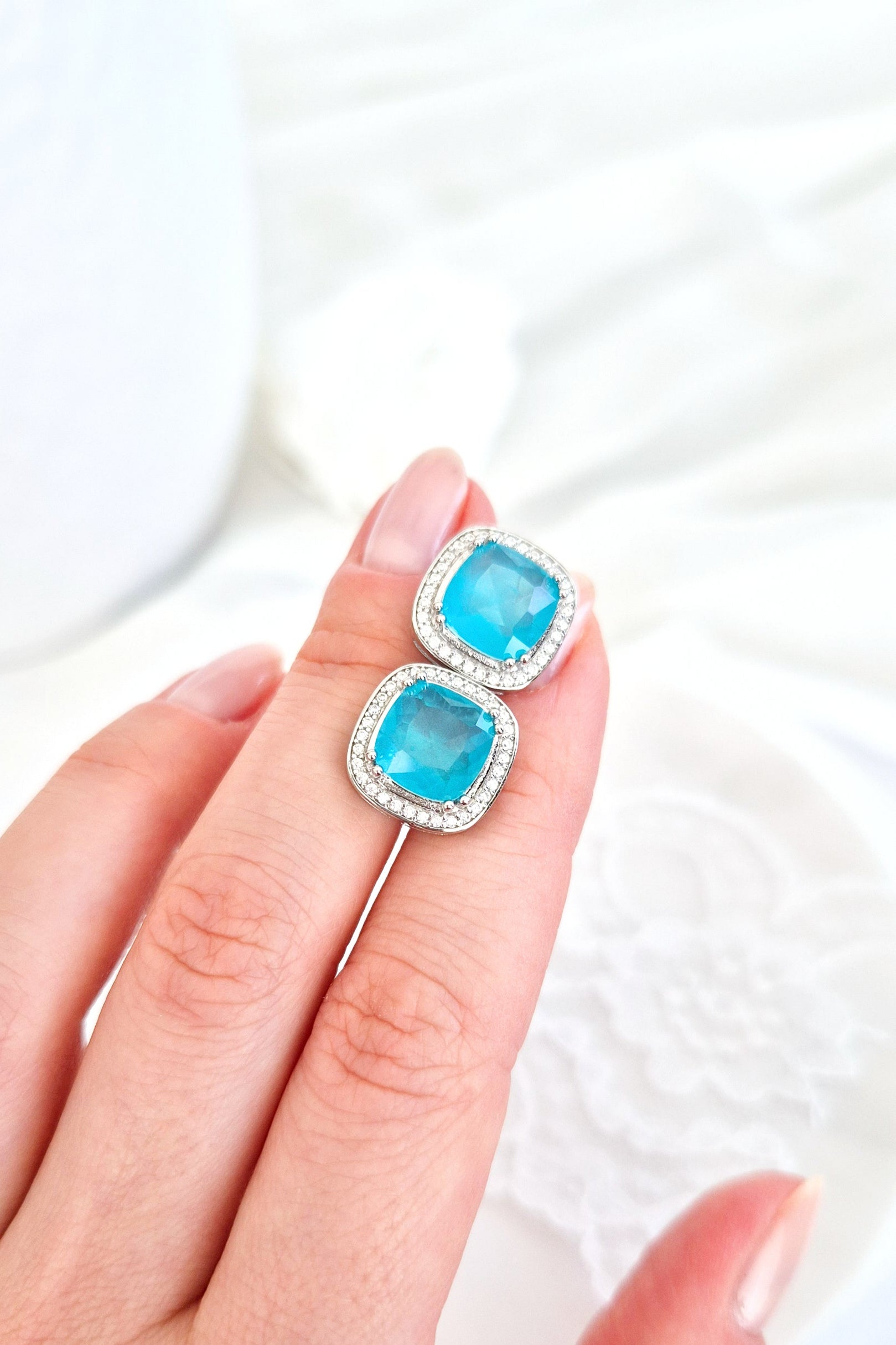 Paraiba Ohrringe, Paraiba earrings, Boucles doreilles Paraiba, Orecchini Paraiba, Paraiba Turmalin Ohrringe, Paraiba Tourmaline earrings, Paraiba Ohrstecker, Ohrringe, Ohrstecker, earrings, orecchini, boucles doreilles, blue earrings, tükies Ohrringe, Silber Ohrringe, Silver earrings, Paraiba Turmalin Silber Ohrringe, statement Ohrringe, statement earrings