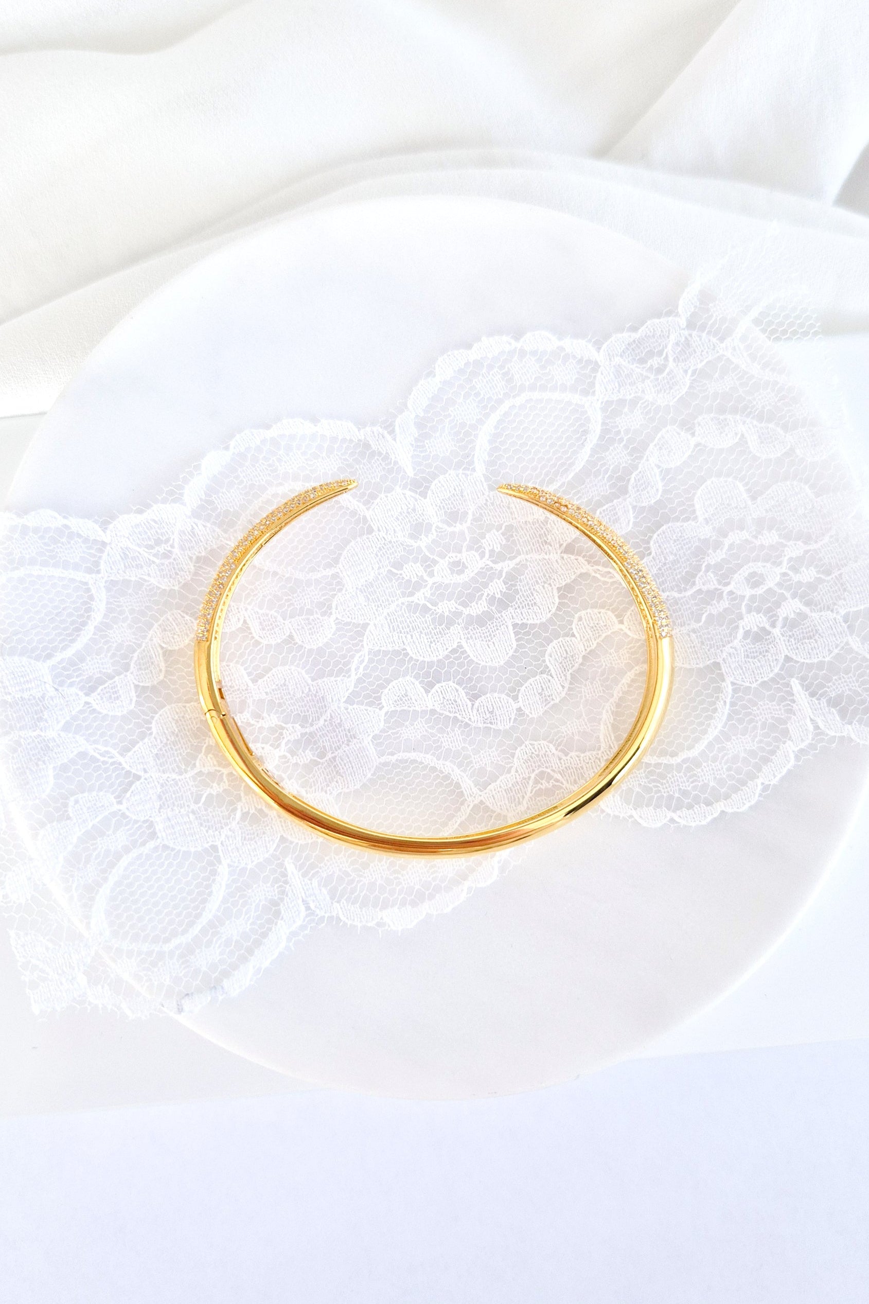 Pave Armreif, Pave bangel, bracelet pave, bracciale pave, gold bangle, claw bangle, gold armreif, goldener armreif, Krallen Armreif, bracelet dore, bracciale dorato, elegant bangle, eleganter armreif, Armreif, Bangle, bracelet, bracciale, bracelet