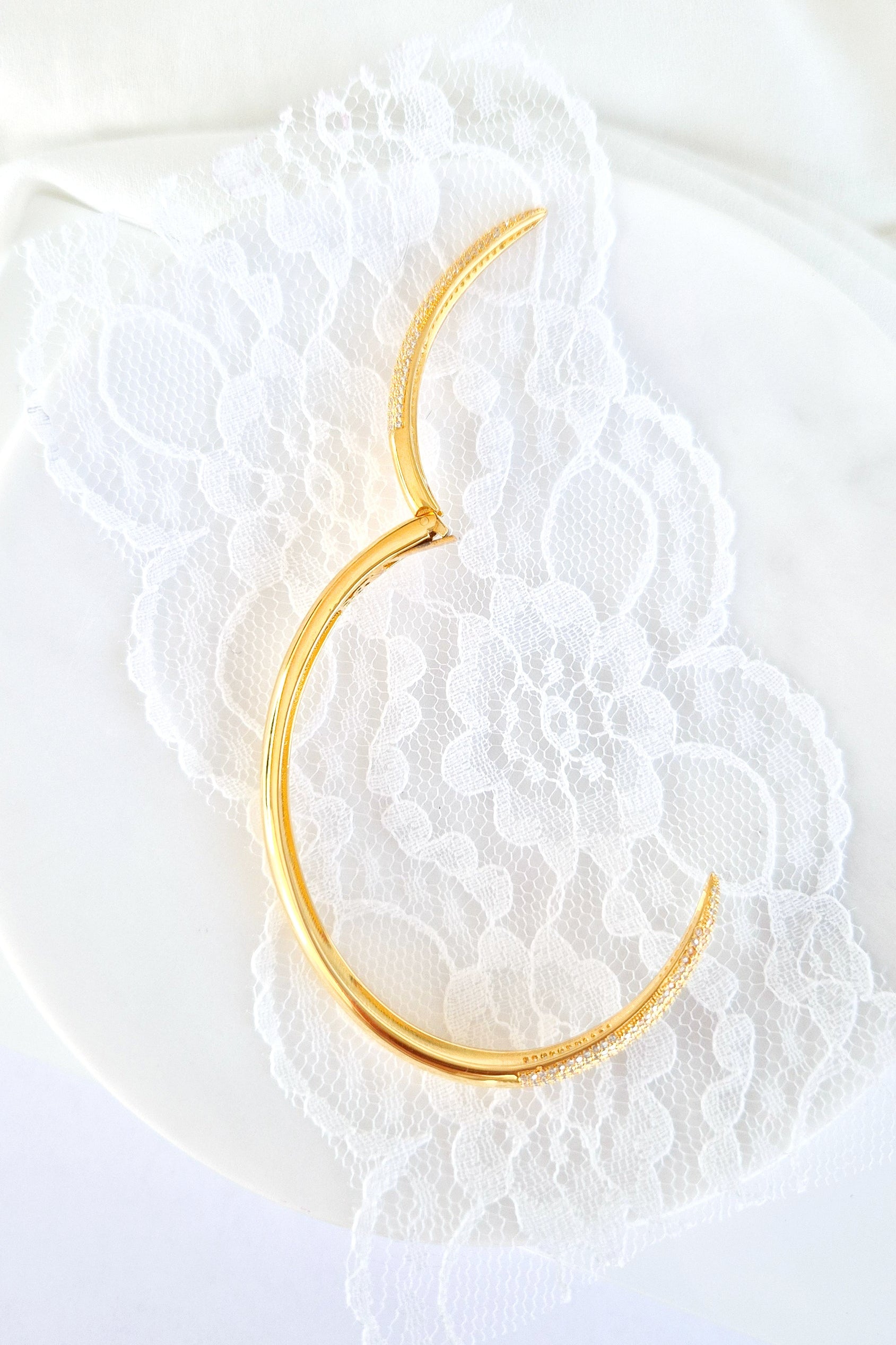 Pave Armreif, Pave bangel, bracelet pave, bracciale pave, gold bangle, claw bangle, gold armreif, goldener armreif, Krallen Armreif, bracelet dore, bracciale dorato, elegant bangle, eleganter armreif, Armreif, Bangle, bracelet, bracciale, bracelet
