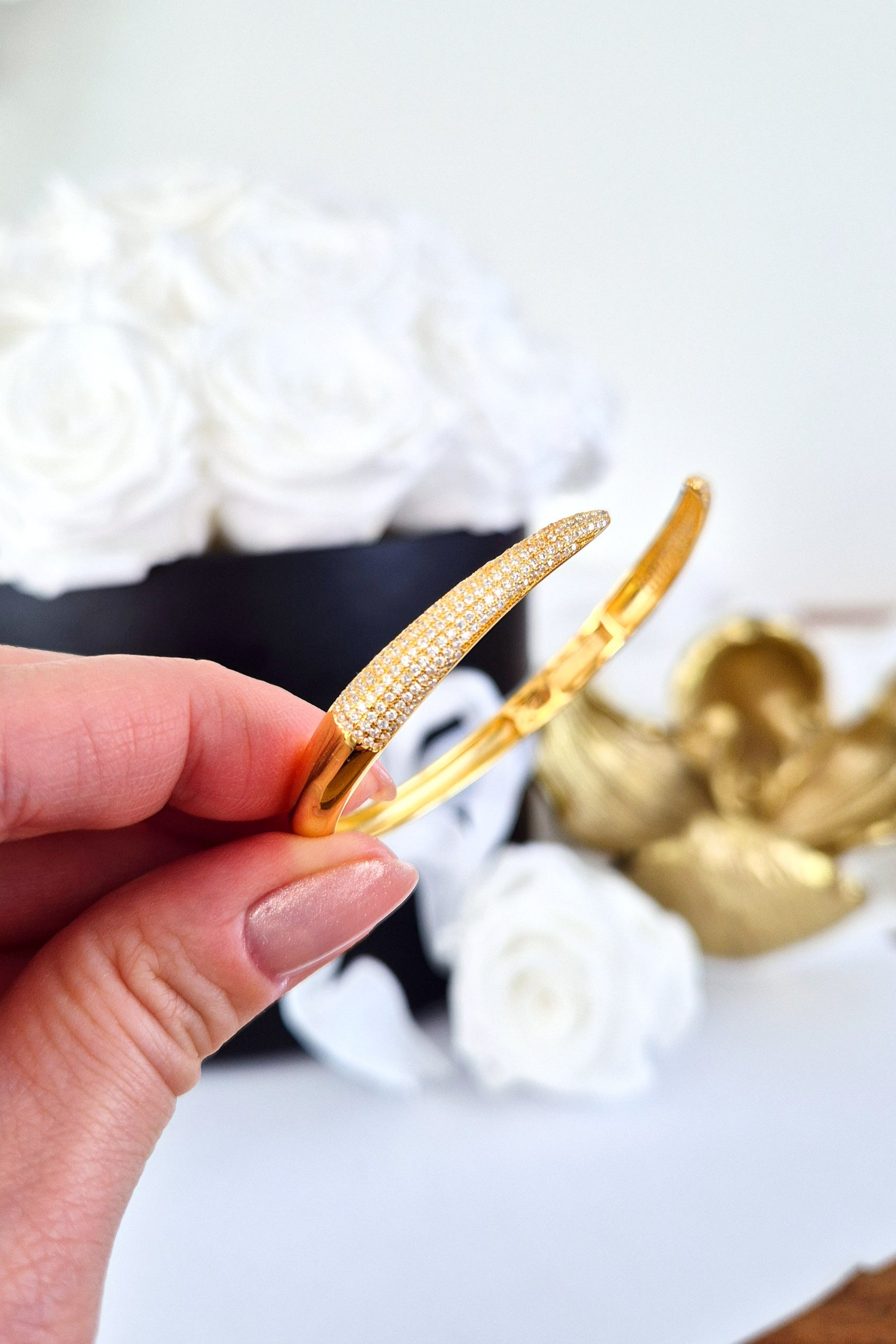 Pave Armreif, Pave bangel, bracelet pave, bracciale pave, gold bangle, claw bangle, gold armreif, goldener armreif, Krallen Armreif, bracelet dore, bracciale dorato, elegant bangle, eleganter armreif, Armreif, Bangle, bracelet, bracciale, bracelet