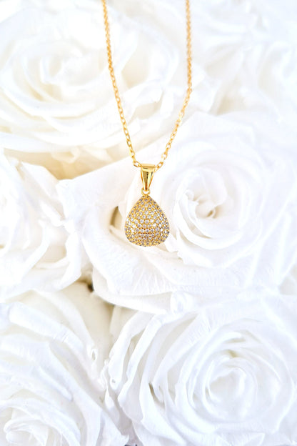 Pave Halskette, Pavé Necklace, Collana Pave, Collier Pavé, goldene Halskette mit Anhänger, golden Necklace, golden pendant ecklace, Anhänger Halskette Gold Kette Damen, minimalistische Halskette, Goldanhänger Kette, Halskette, necklace, pendant necklace, collana, collier