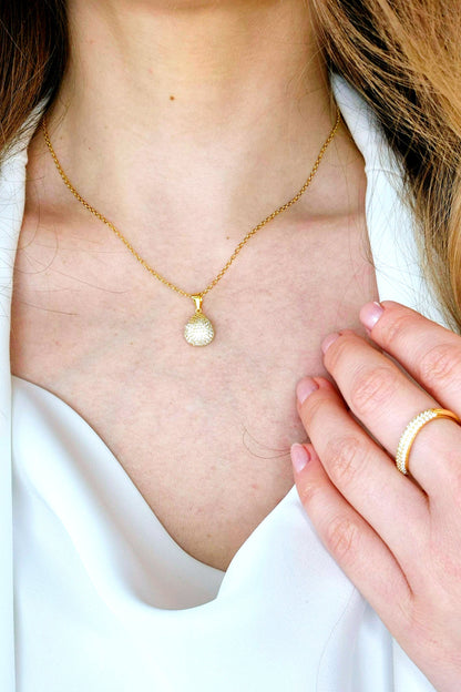 Pave Halskette, Pavé Necklace, Collana Pave, Collier Pavé, goldene Halskette mit Anhänger, golden Necklace, golden pendant ecklace, Anhänger Halskette Gold Kette Damen, minimalistische Halskette, Goldanhänger Kette, Halskette, necklace, pendant necklace, collana, collier