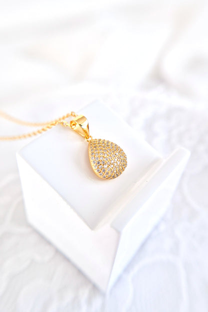 Pave Halskette, Pavé Necklace, Collana Pave, Collier Pavé, goldene Halskette mit Anhänger, golden Necklace, golden pendant ecklace, Anhänger Halskette Gold Kette Damen, minimalistische Halskette, Goldanhänger Kette, Halskette, necklace, pendant necklace, collana, collier