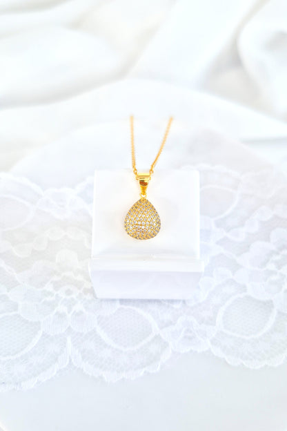 Pave Halskette, Pavé Necklace, Collana Pave, Collier Pavé, goldene Halskette mit Anhänger, golden Necklace, golden pendant ecklace, Anhänger Halskette Gold Kette Damen, minimalistische Halskette, Goldanhänger Kette, Halskette, necklace, pendant necklace, collana, collier