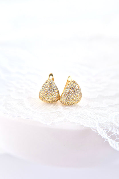 Pavé Ohrringe, Pavé earrings, Boucles doreilles pavé, Orecchini pavé, Gold Ohrringe, goldene Ohrringe, Goldene Creolen, Ohrringe, Creolen, golden Earrings, gold earrings, boucles doreed plaque dor, boucles doreilles, orecchini, huggie hoop earrings, hoop earrings, earrings, orecchini dorata