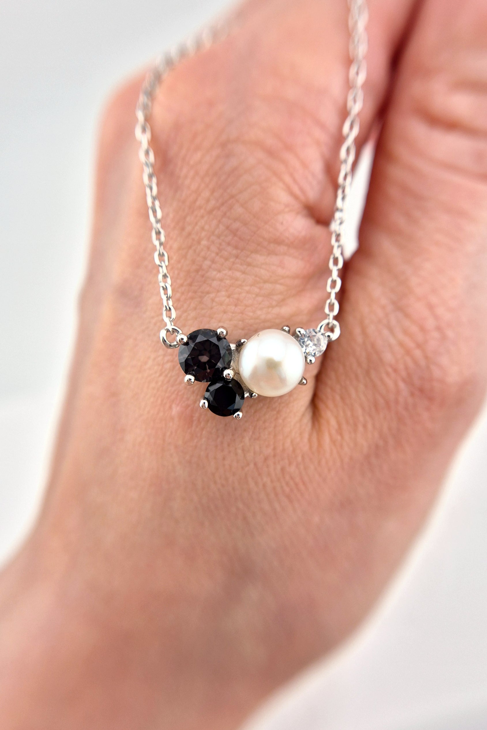 Perlen Kette, Pearl Necklace, Perlenkette Damen, Süsswasserperlen Halskette, silver necklace with pearl pendant, black and white pearl necklace, Silber Halskette, Halskette mit Anhänger, Halskette, Perlenhalskette, Perlen Halskette
