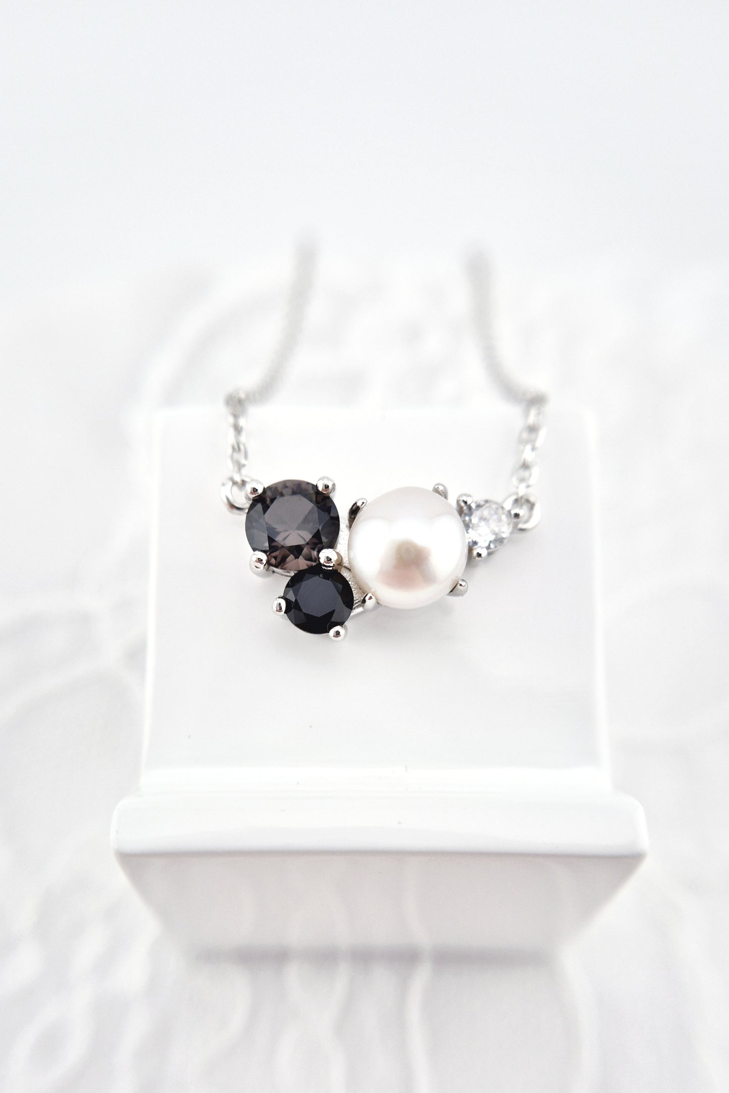 Perlen Schmuck Set, Pearl jewelry set, Perlen Schmuckset, Silber Schmuckset, Pearl Jewelry set, Perlen Ohrringe, Perlen Halskette, Perlen Ring, Perlenring, Pearl Ring, SIlber RIng, Silberring, Damenring, Pearl Ring - Perlen Ring mit schwarzem Spinell und grauem Nano Stein, Silber Ring Süsswasser Perlen Ring, fresh water pearl, Pearl necklace, Pearl Ping, Pearl earrings