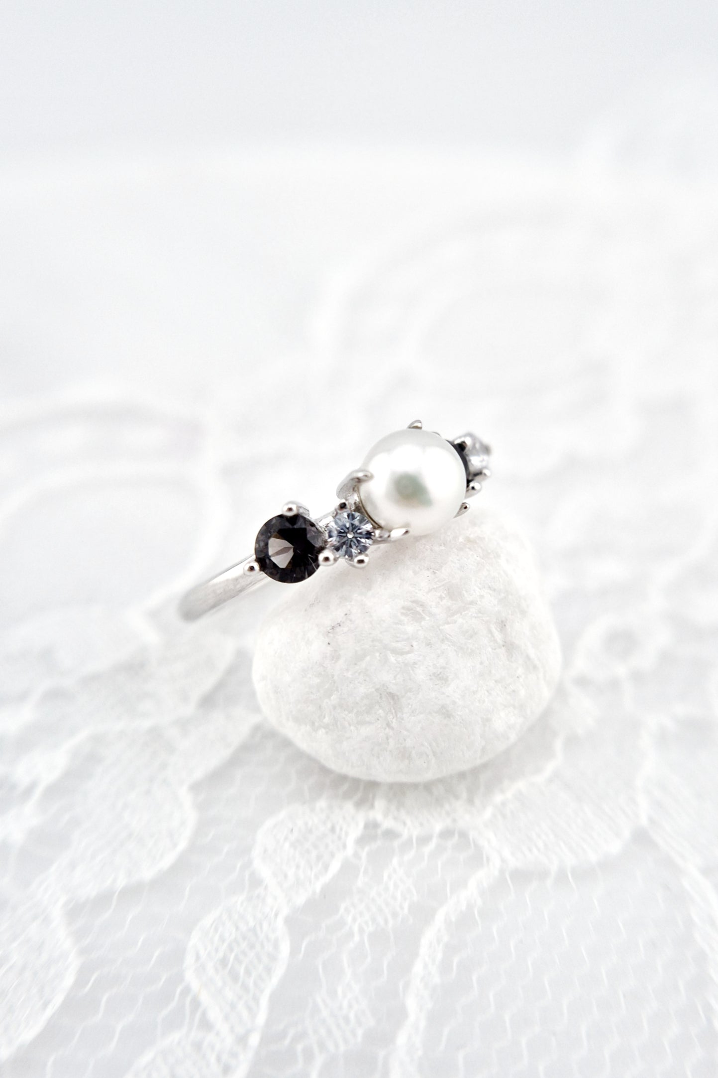 Perlen Ring, Perlenring, Pearl Ring, SIlber RIng, Silberring, Damenring, Pearl Ring - Perlen Ring mit schwarzem Spinell und grauem Nano Stein, Silber Ring Süsswasser Perlen Ring, fresh water pearl