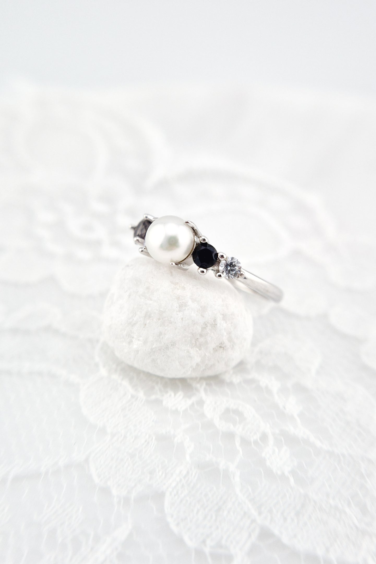 Perlen Ring, Perlenring, Pearl Ring, SIlber RIng, Silberring, Damenring, Pearl Ring - Perlen Ring mit schwarzem Spinell und grauem Nano Stein, Silber Ring Süsswasser Perlen Ring, fresh water pearl