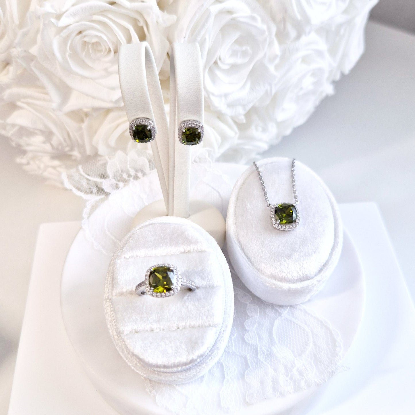 Peridot Jewelry Set, Peridot Schmuckset - Ring, Ohrstecker und Halskette