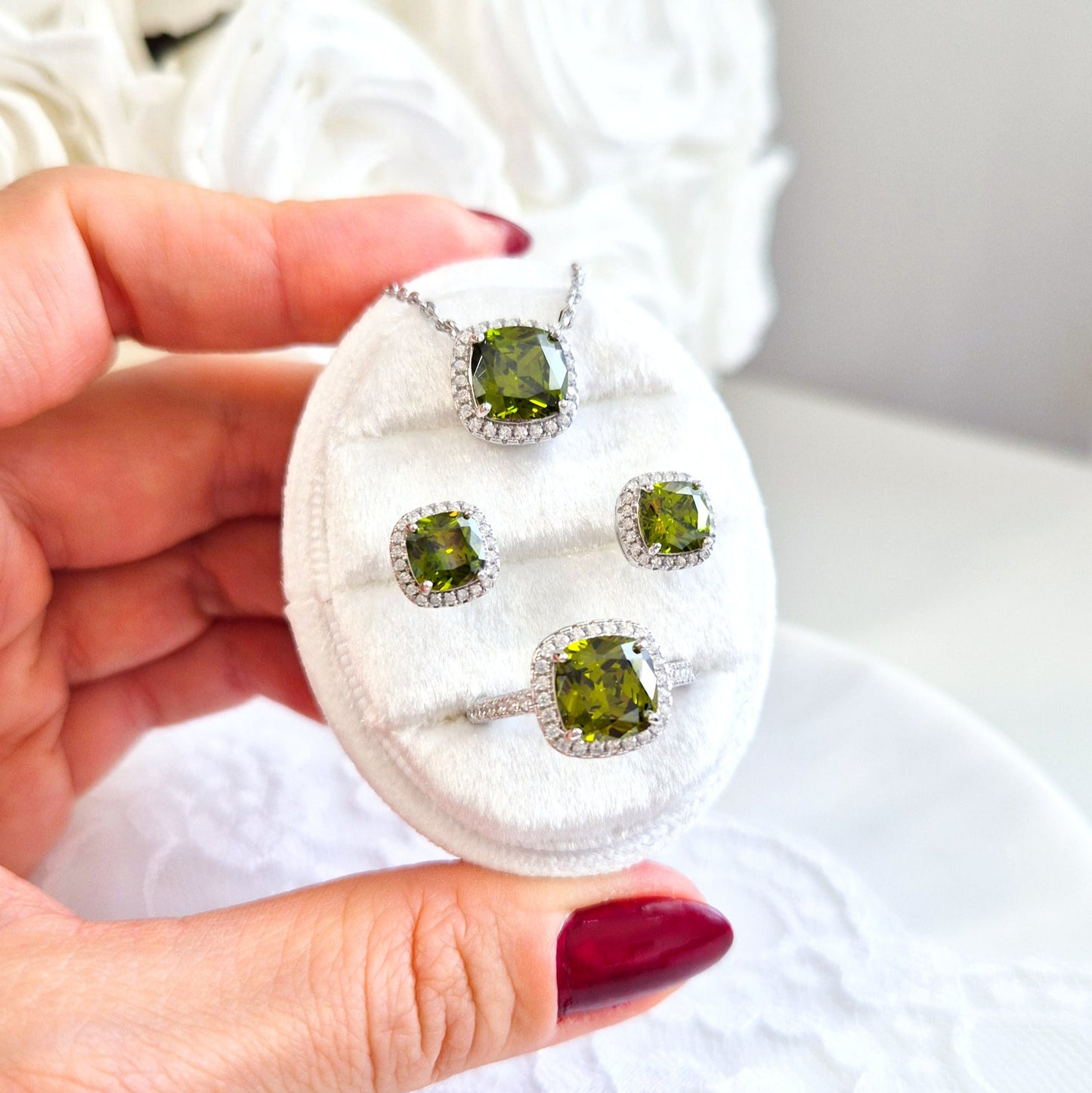 Peridot Jewelry Set, Peridot Schmuckset - Ring, Ohrstecker und Halskette
