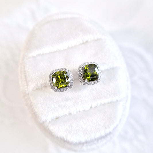 Peridot Stud earrings, Peridot Ohrstecker, puces d’oreilles, orecchini a perno